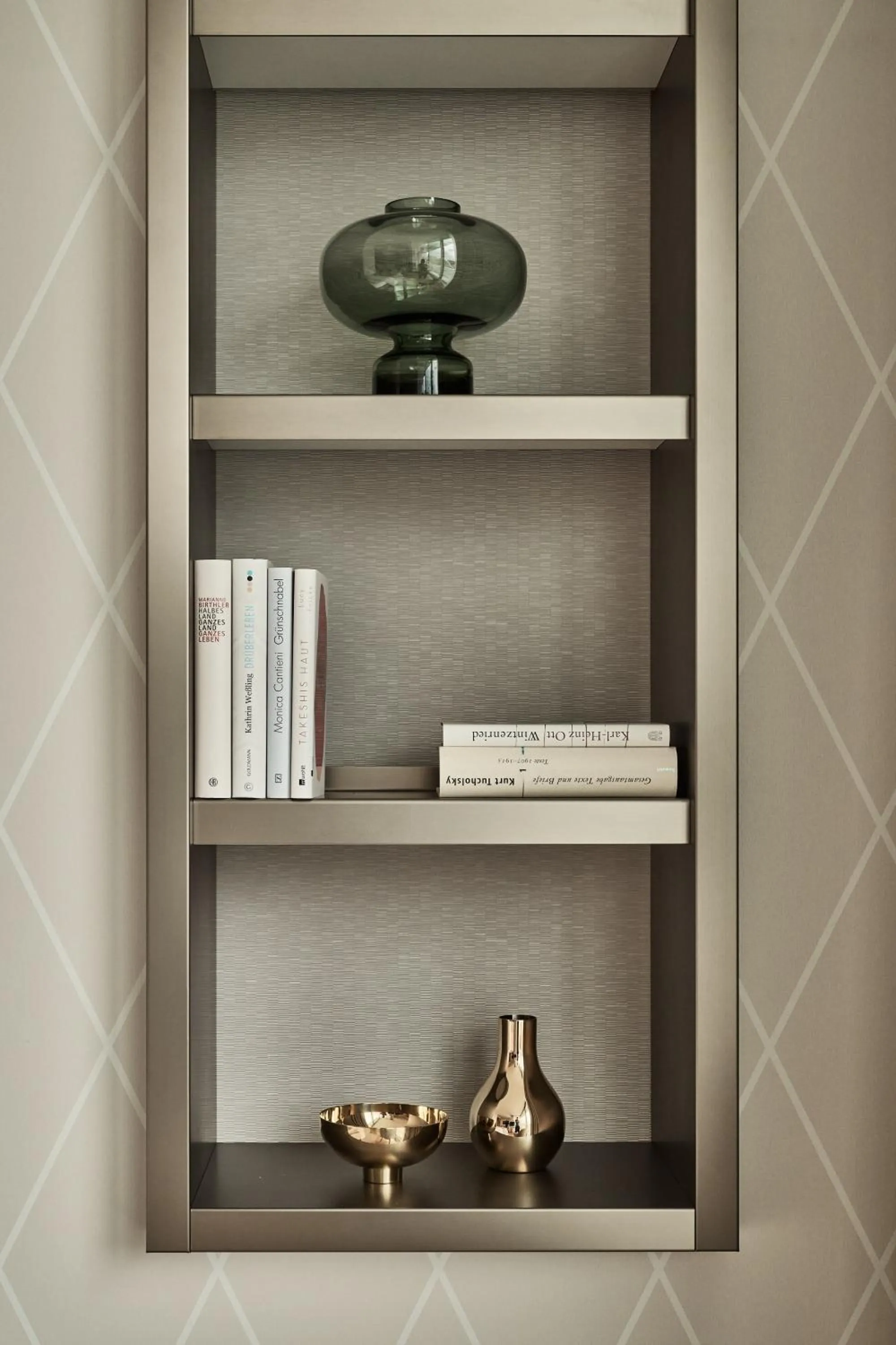 Photo of the whole room in The Fontenay Hamburg