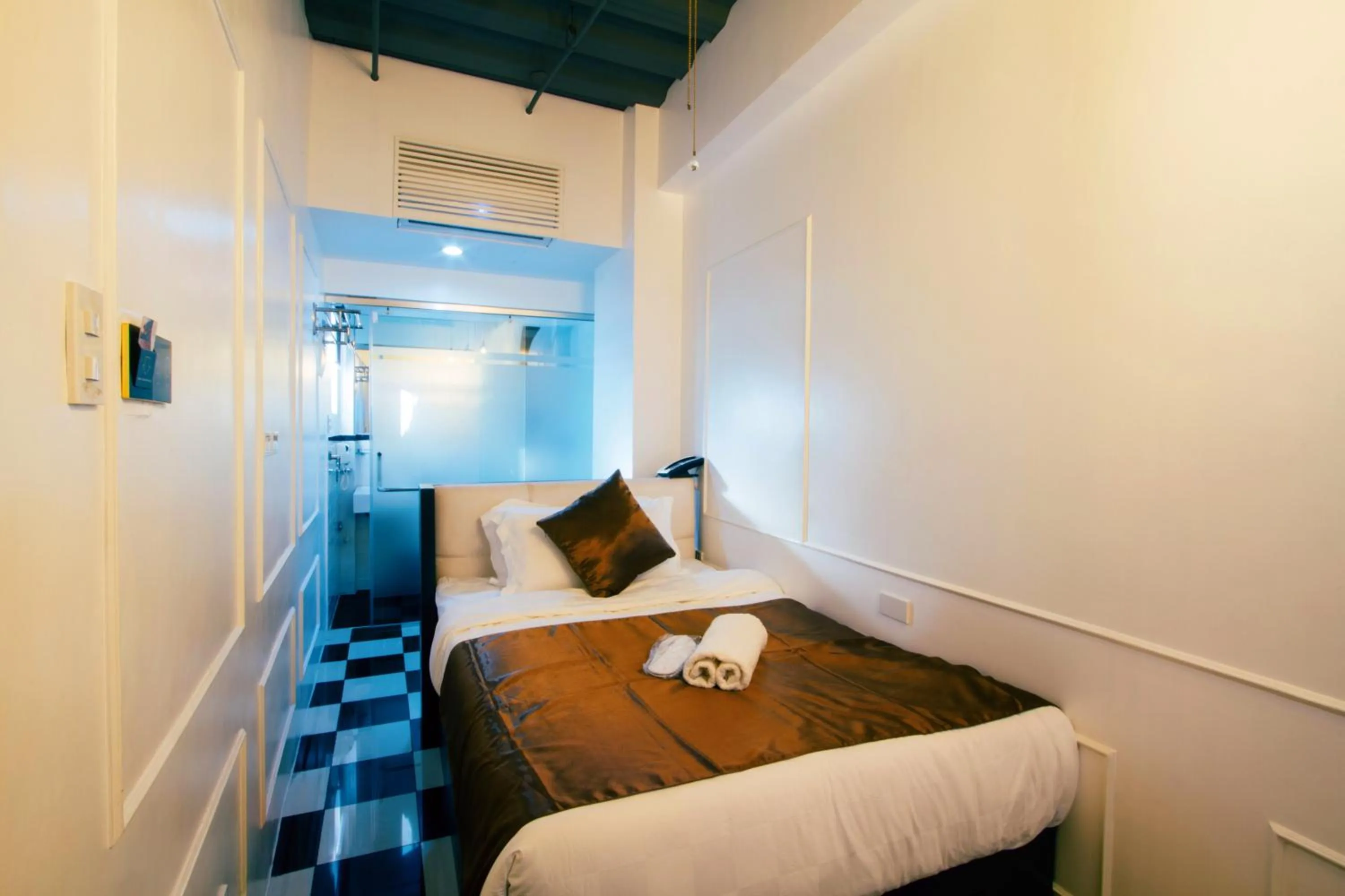 Photo of the whole room, Bed in Facade Hotel
