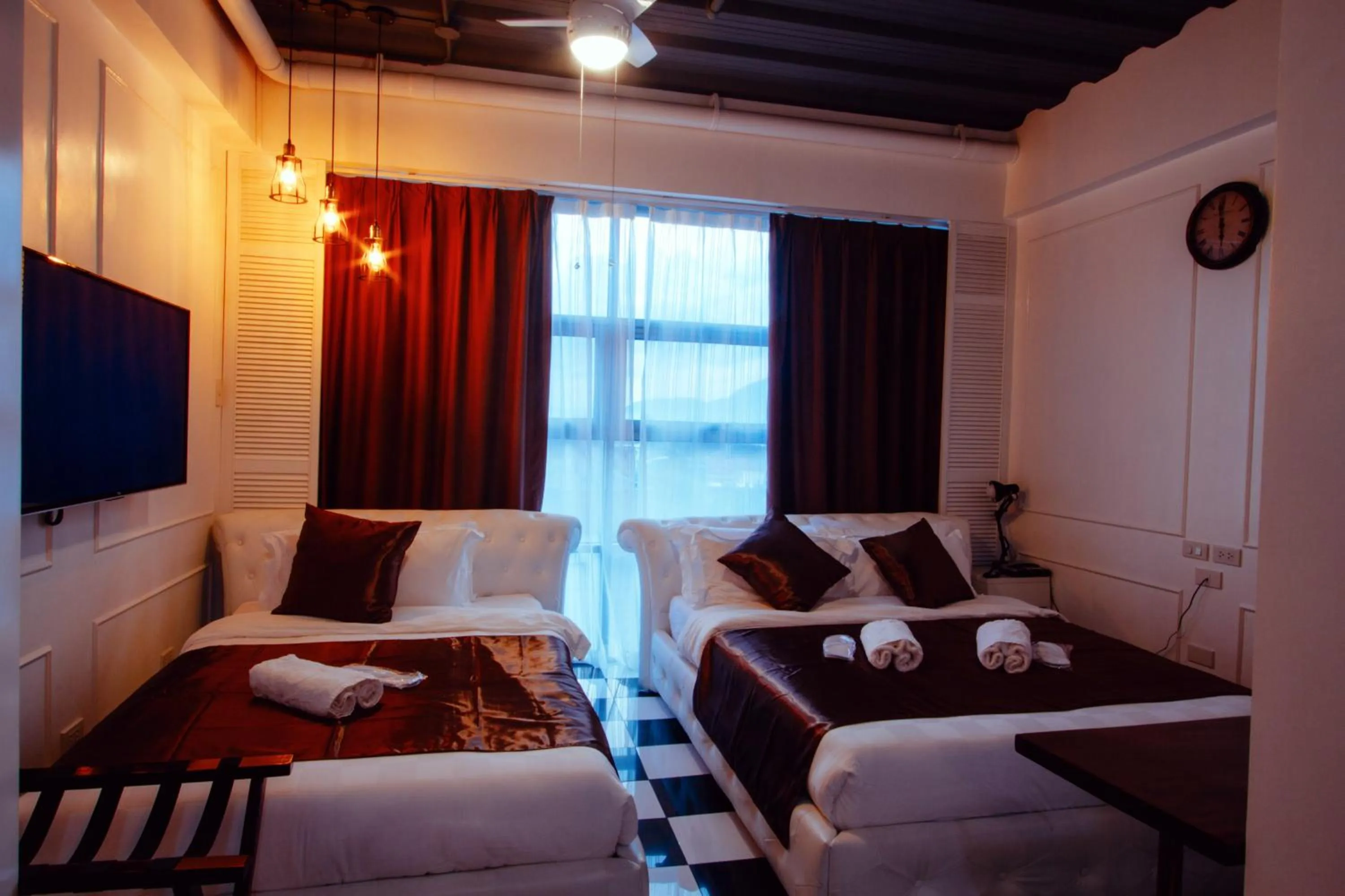 Photo of the whole room, Bed in Facade Hotel