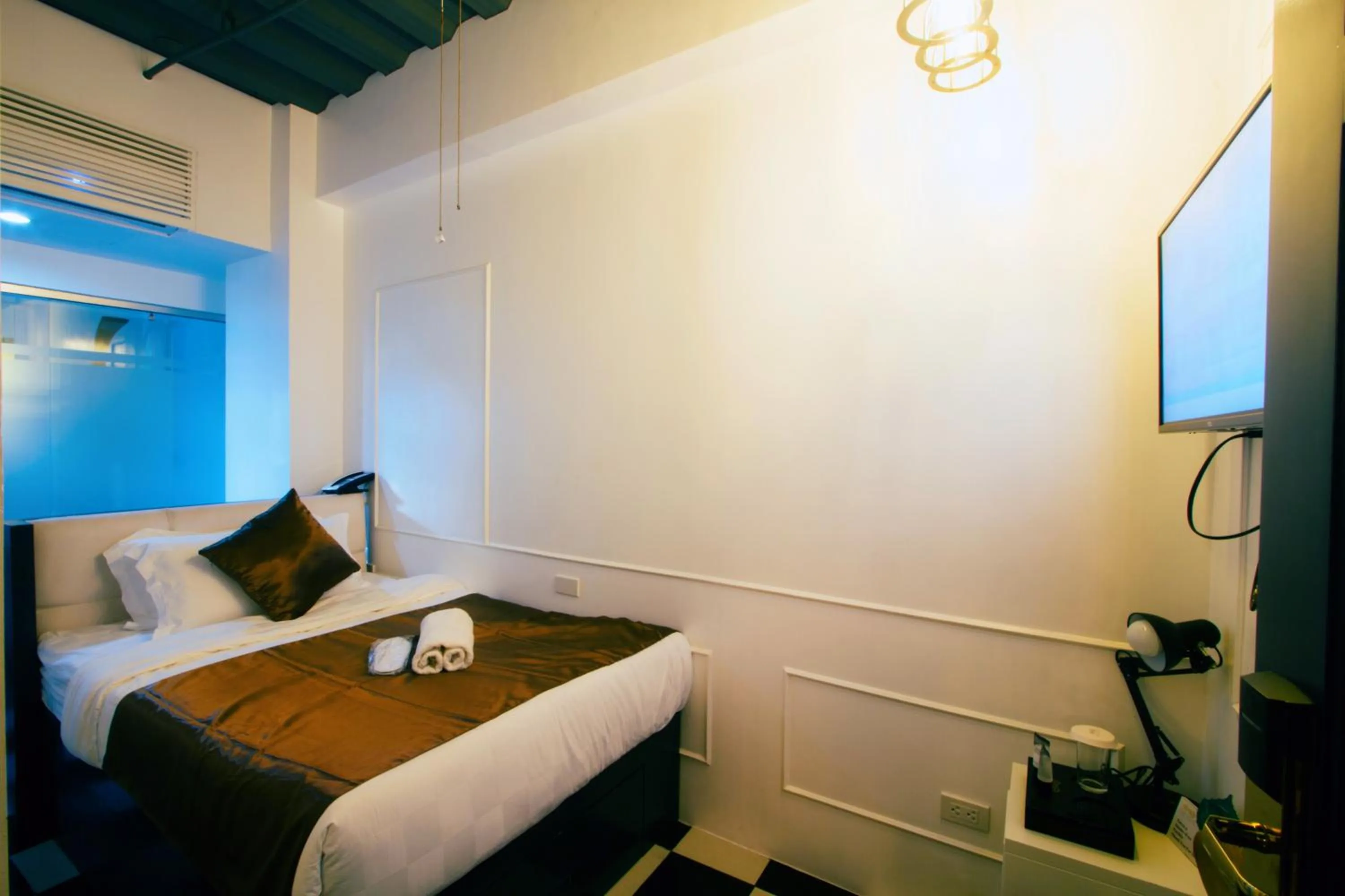 Photo of the whole room, Bed in Facade Hotel