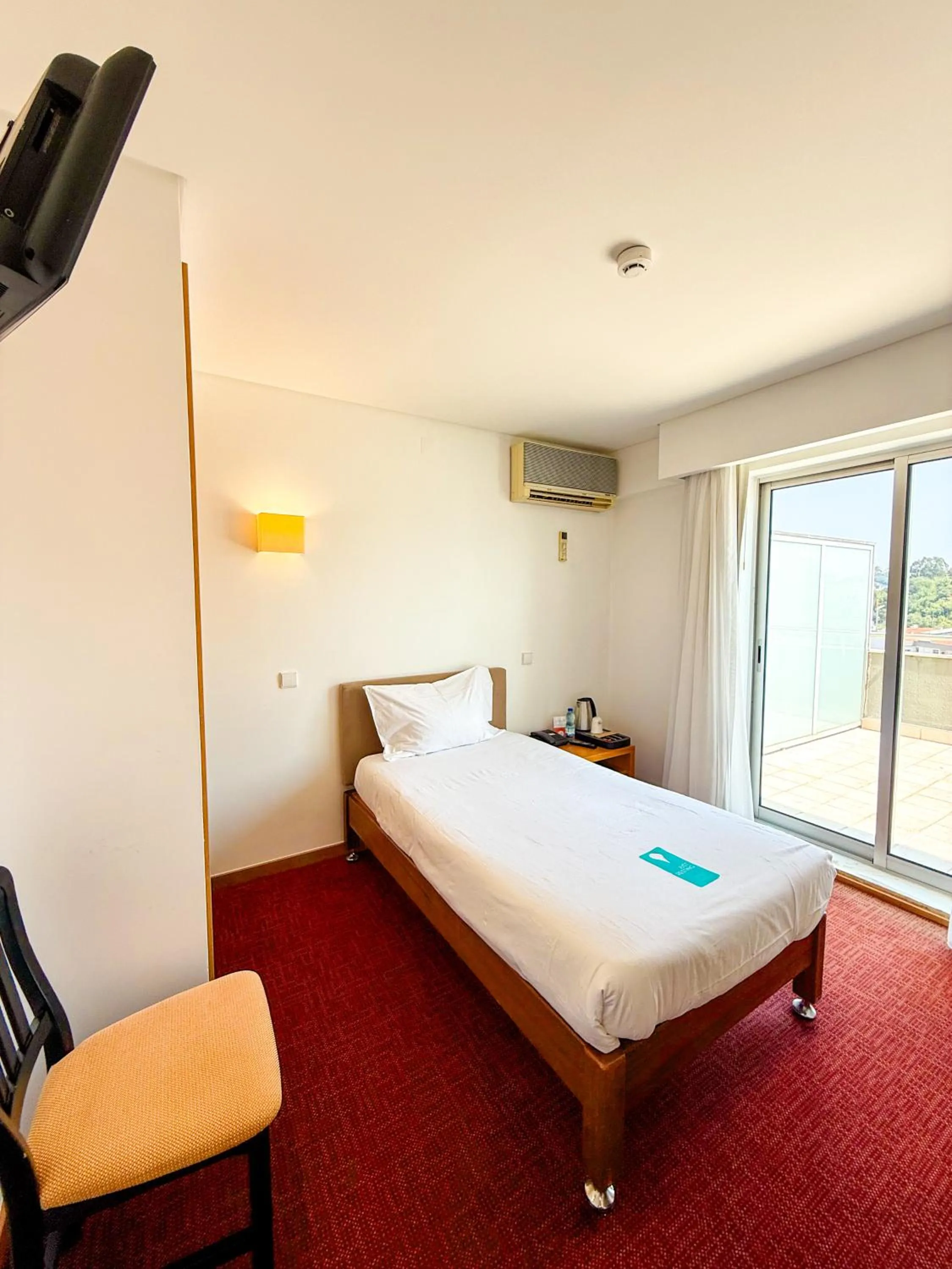 Bedroom, Bed in Stay Hotel Leiria Centro