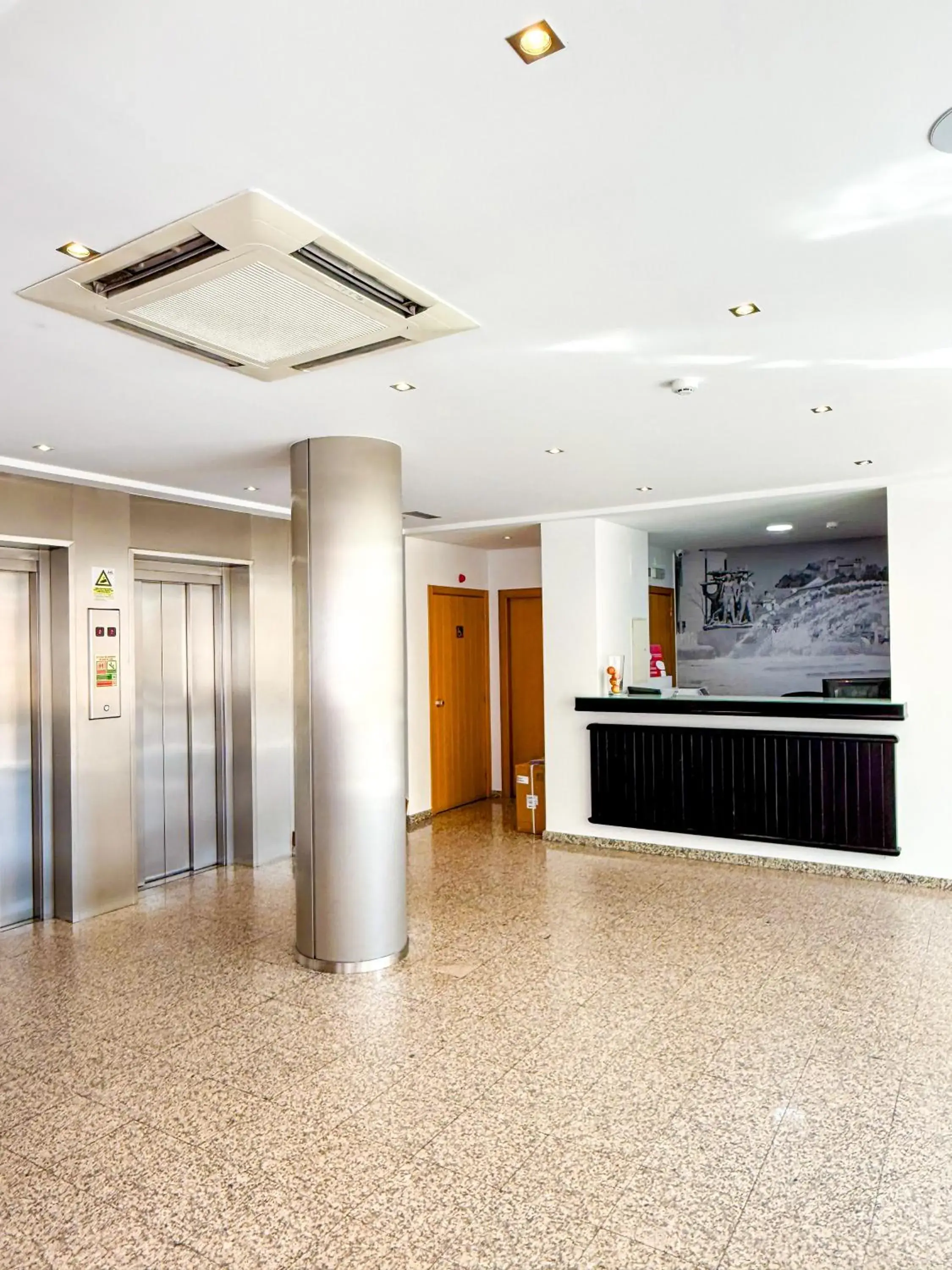 Lobby or reception in Stay Hotel Leiria Centro Lobby or reception in Stay Hotel Leiria Centro
