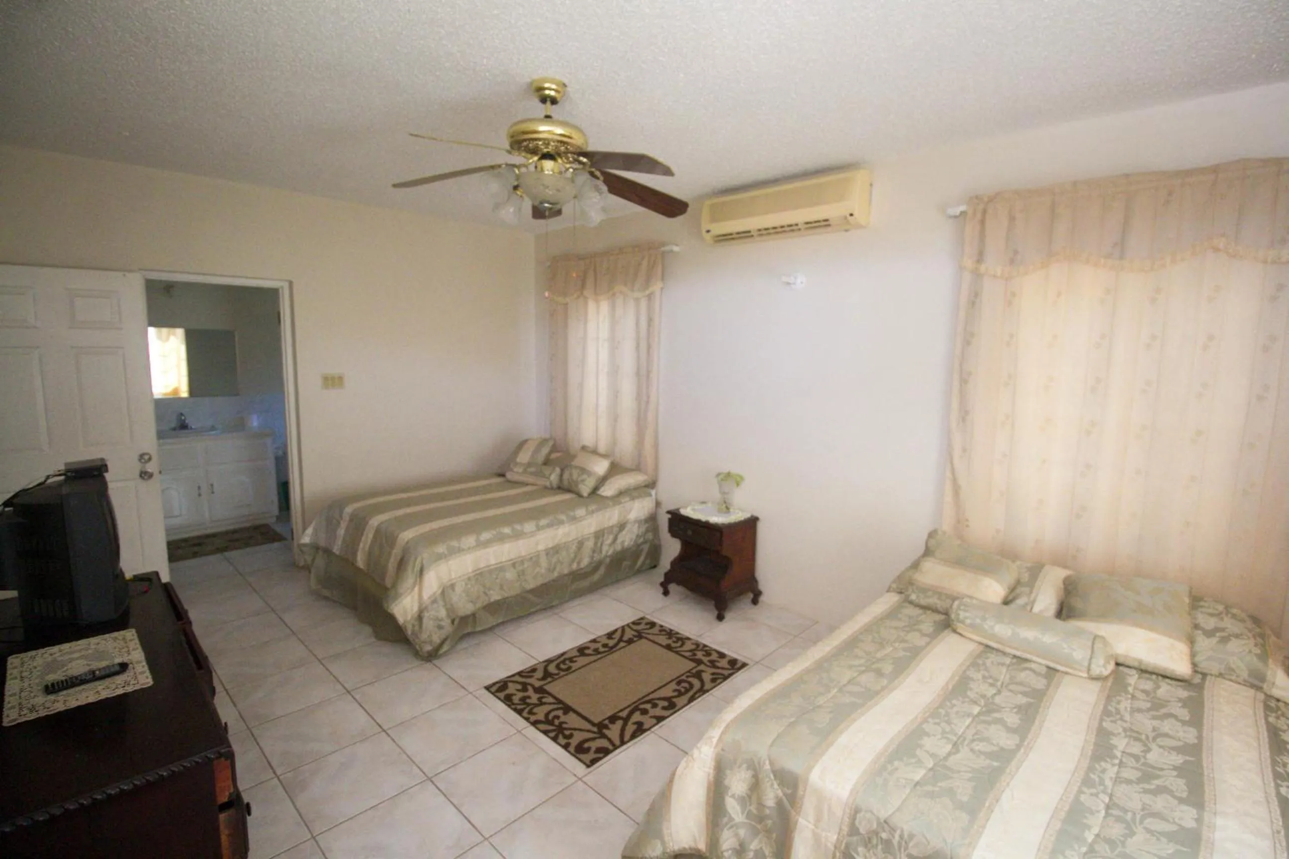 Bed in Sea View Chateau