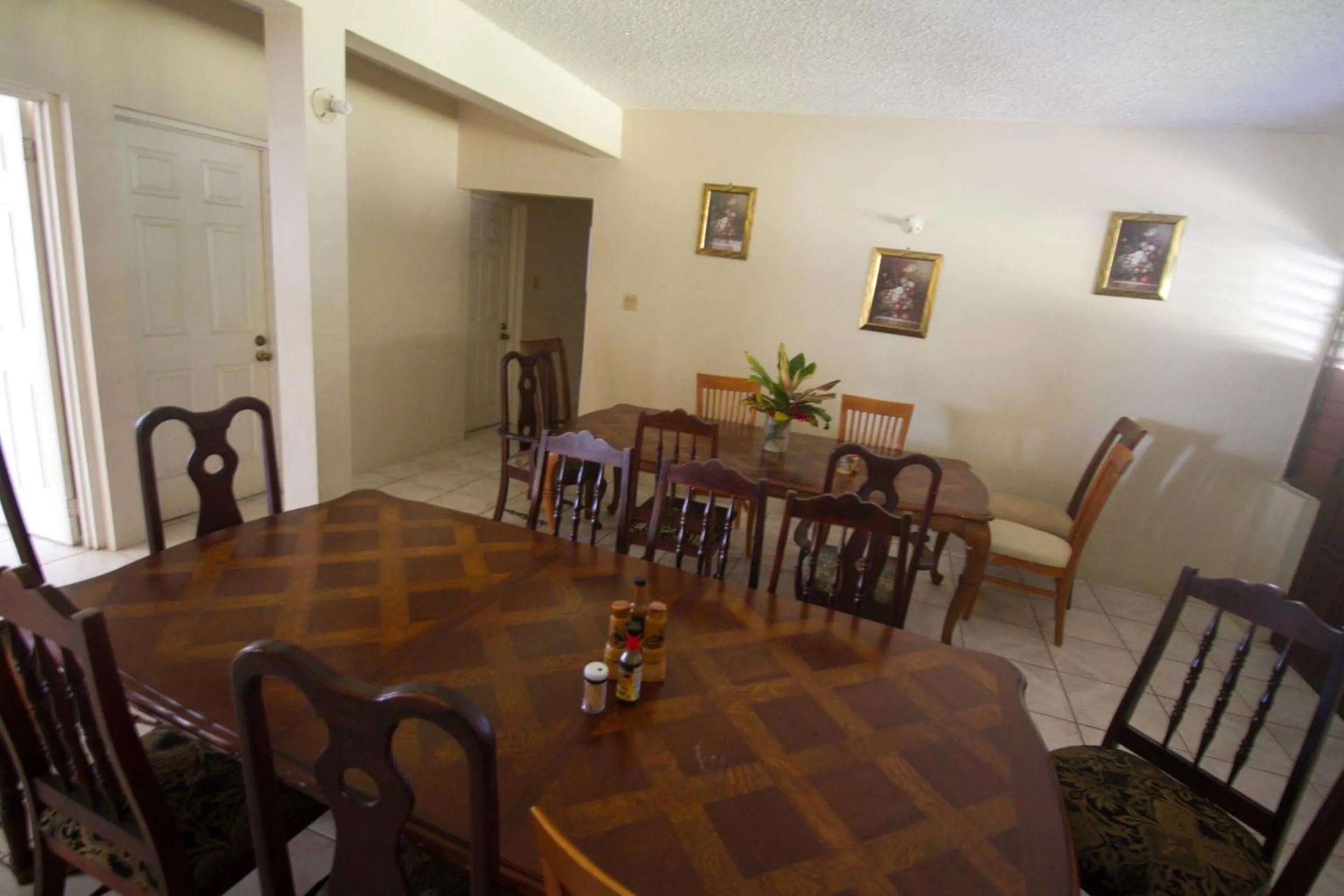 Dining area in Sea View Chateau