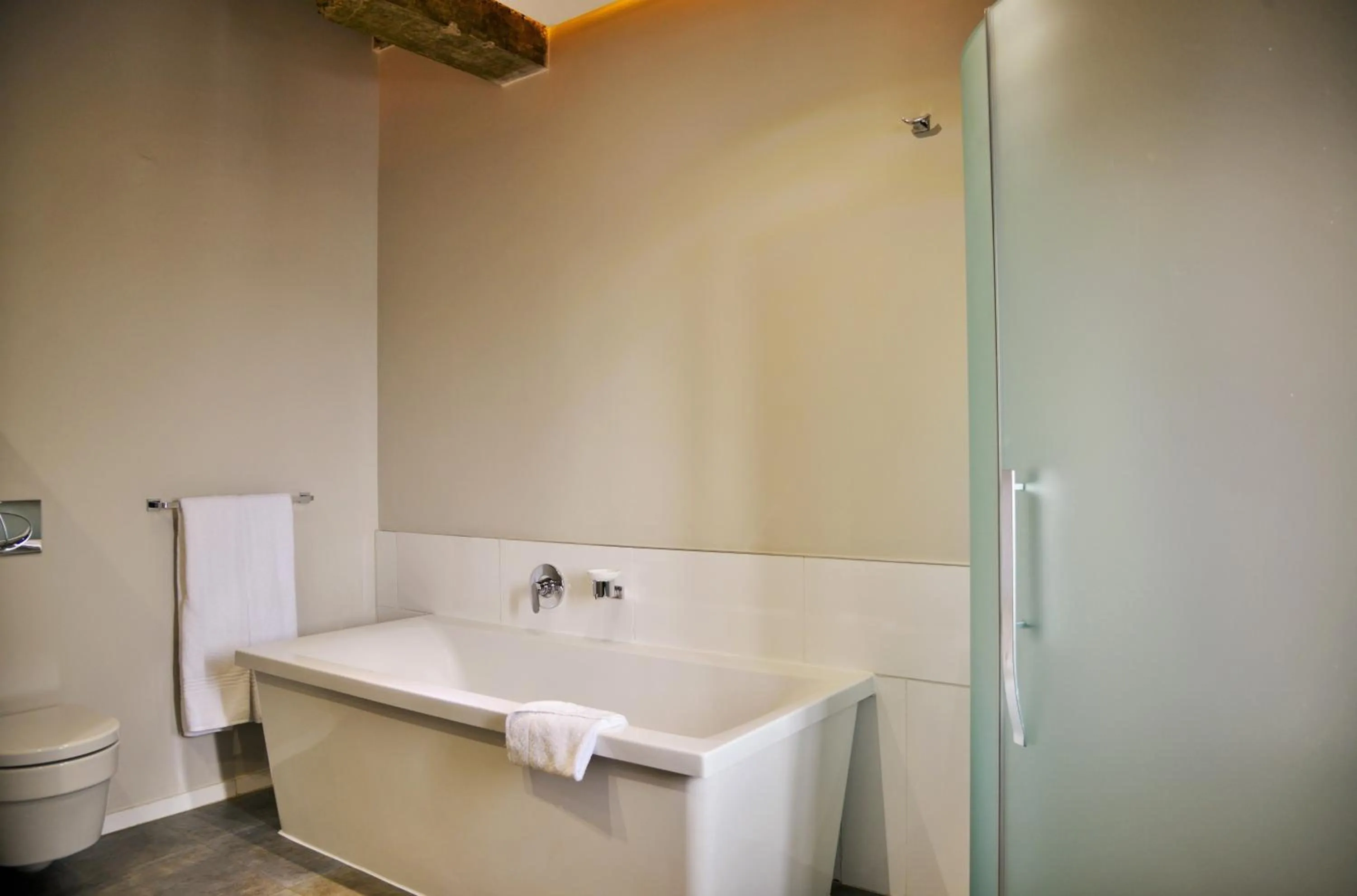 Bathroom in Reef Hotel