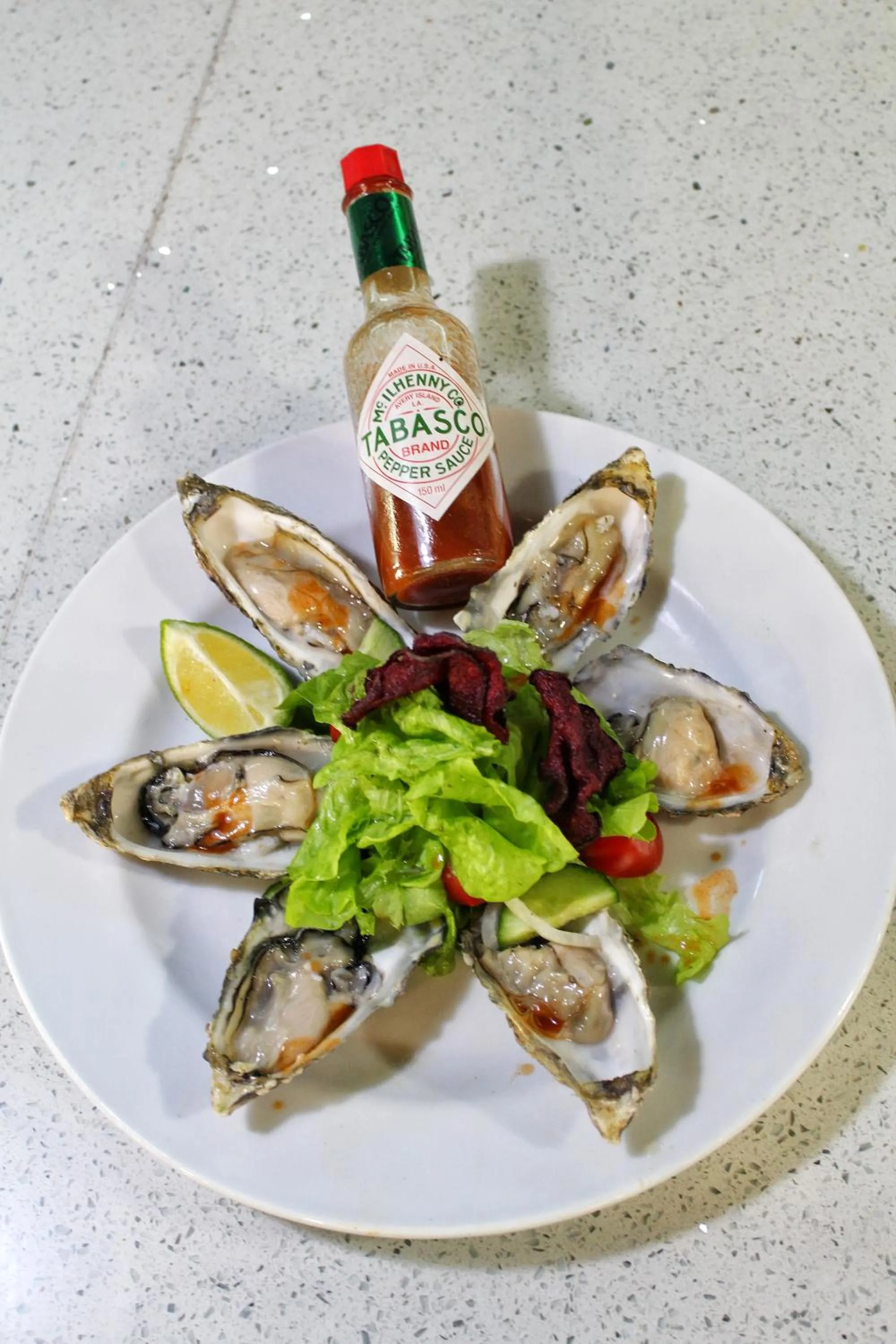 Restaurant/places to eat in Reef Hotel