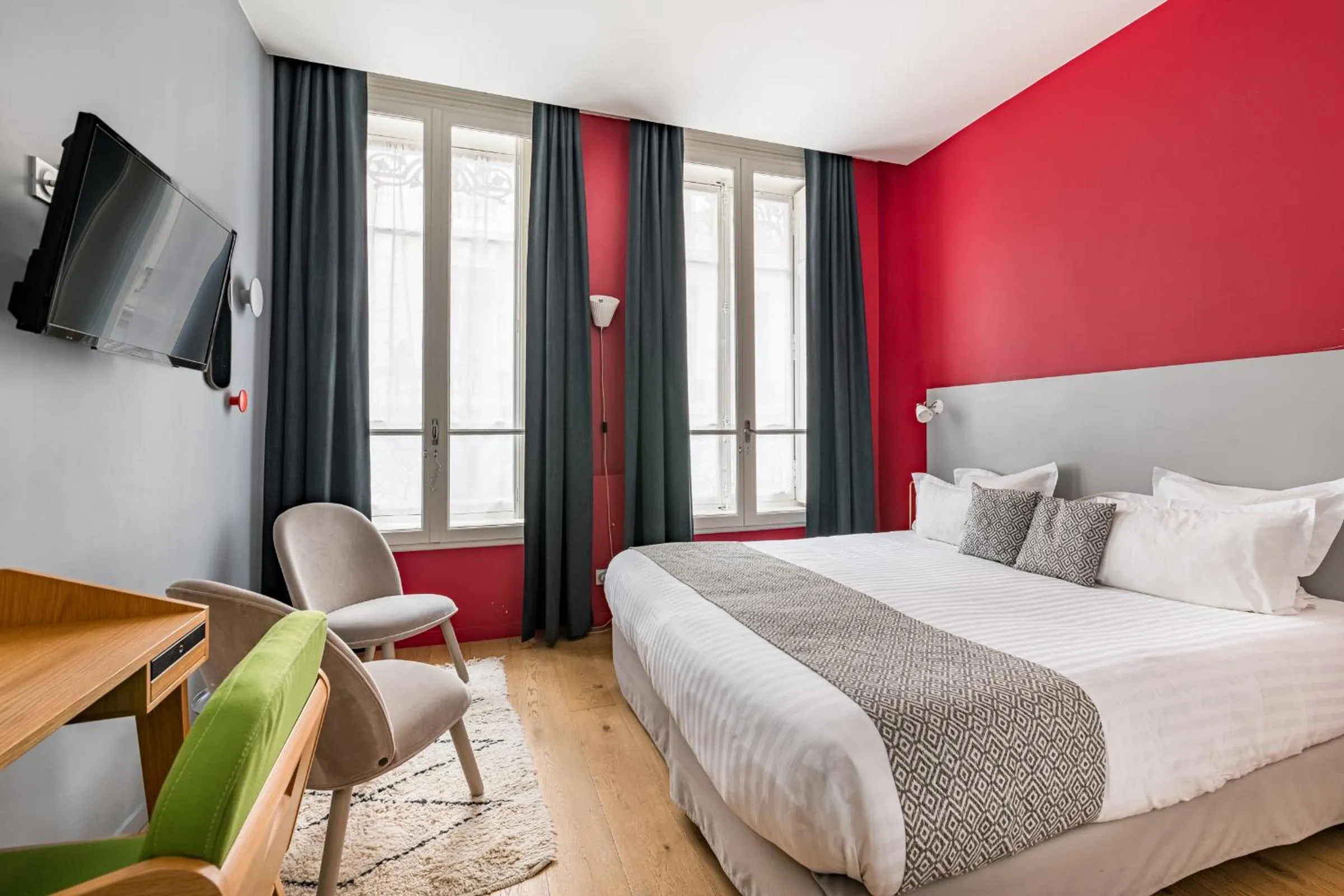 Bed in Globe Et Cecil