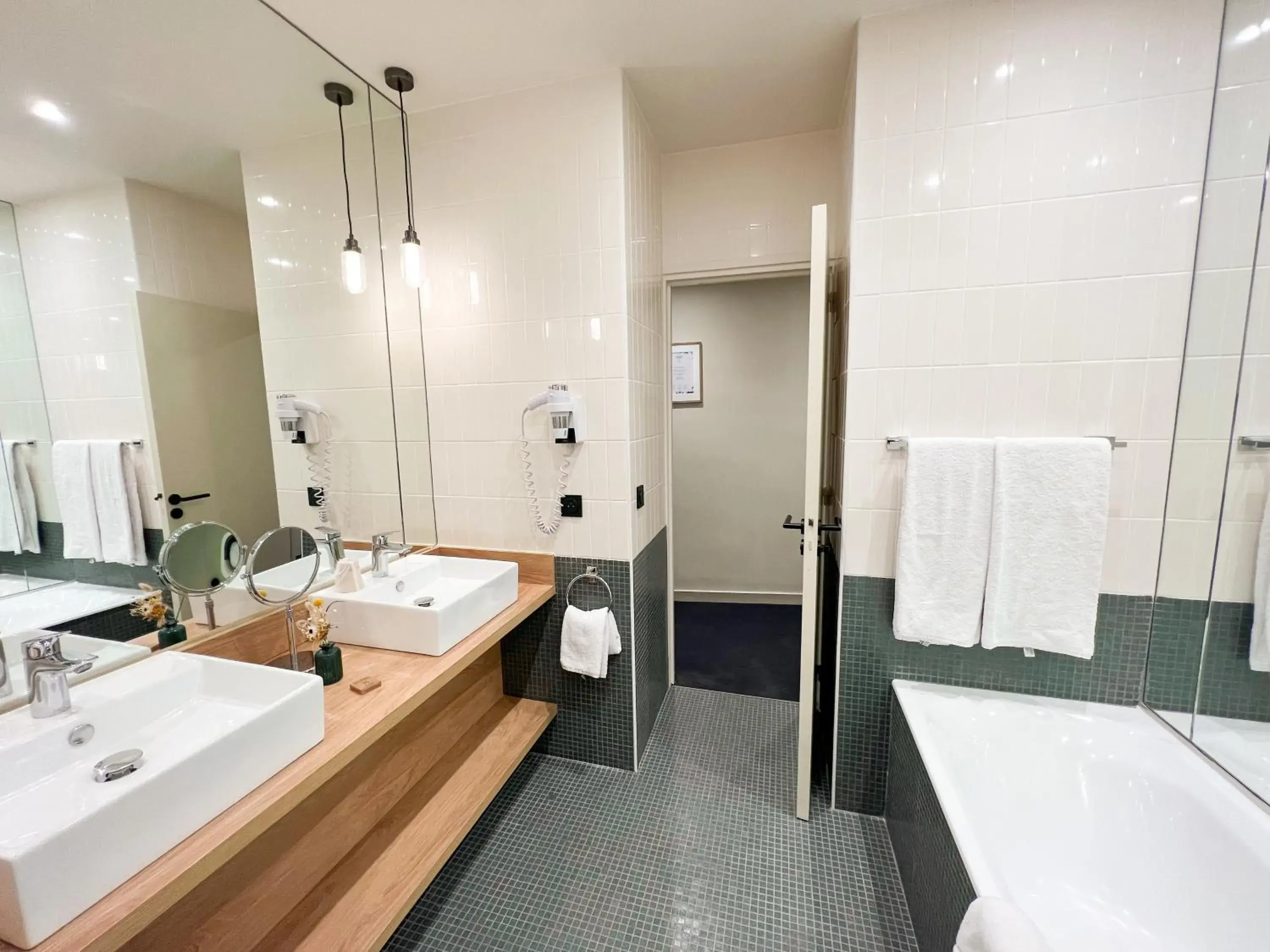 Globe Et Cecil Globe Et Cecil