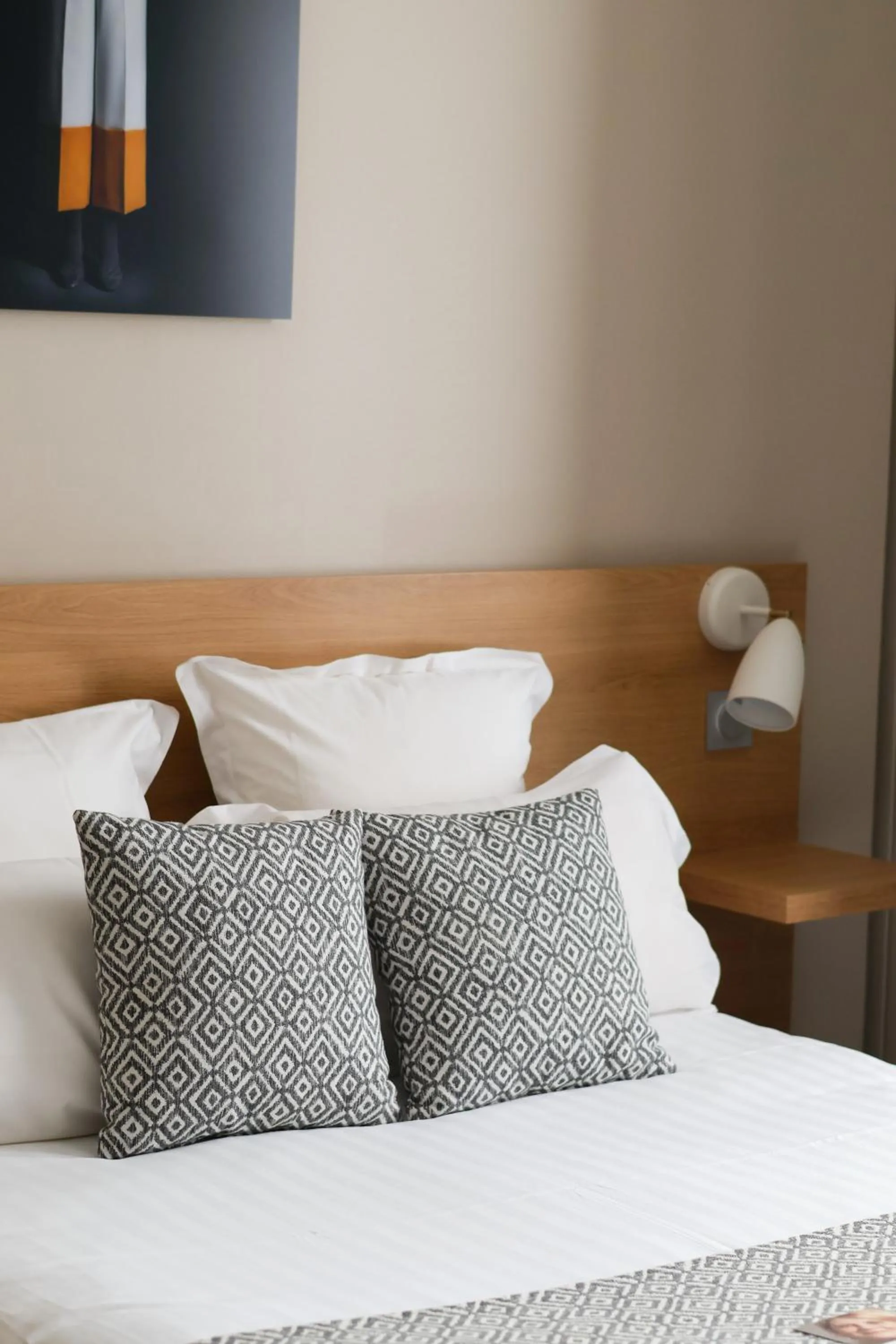 Bed in Globe Et Cecil