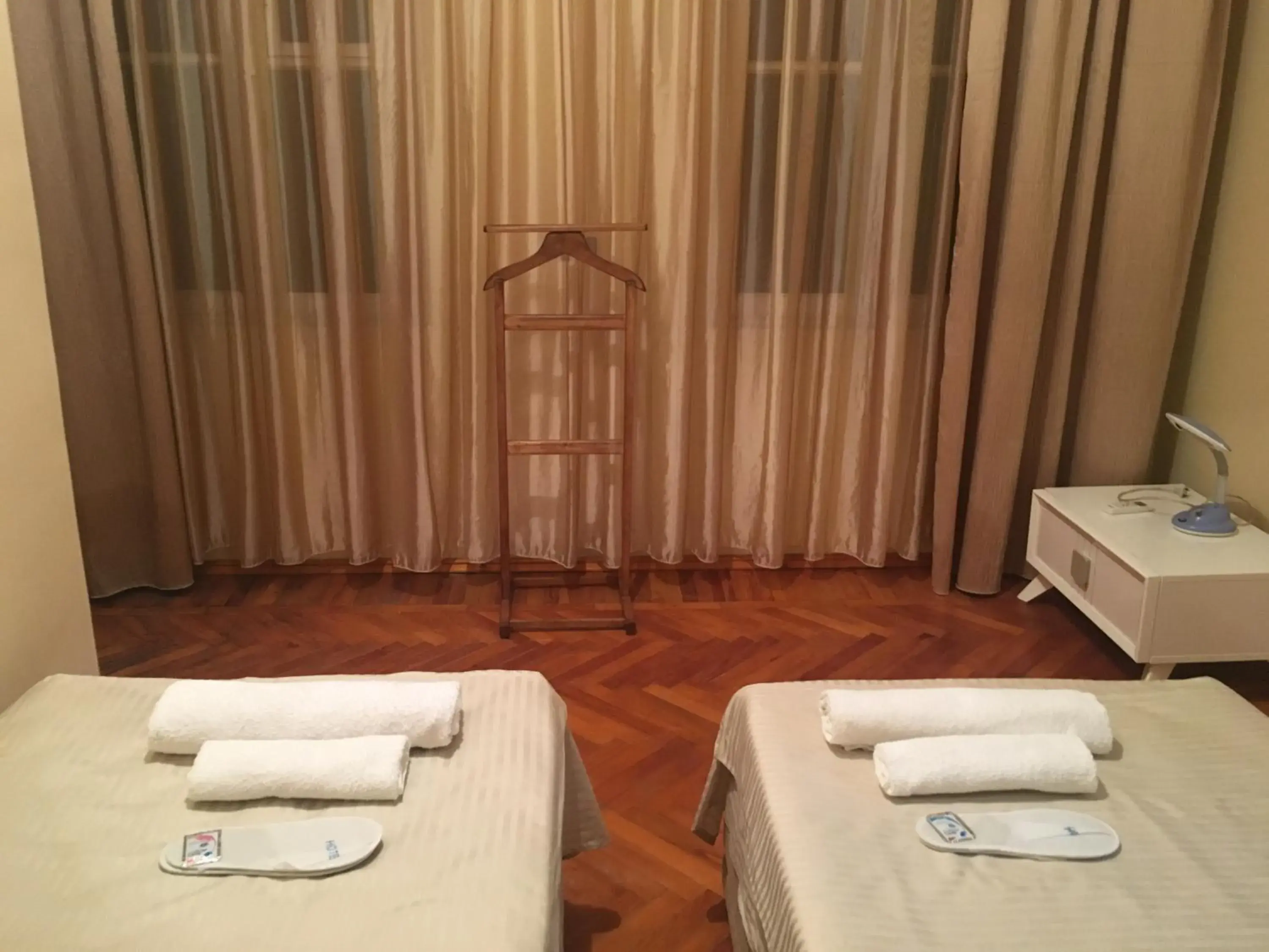 Twin Room with Bathroom in Hotel Liza Twin Room with Bathroom in Hotel Liza