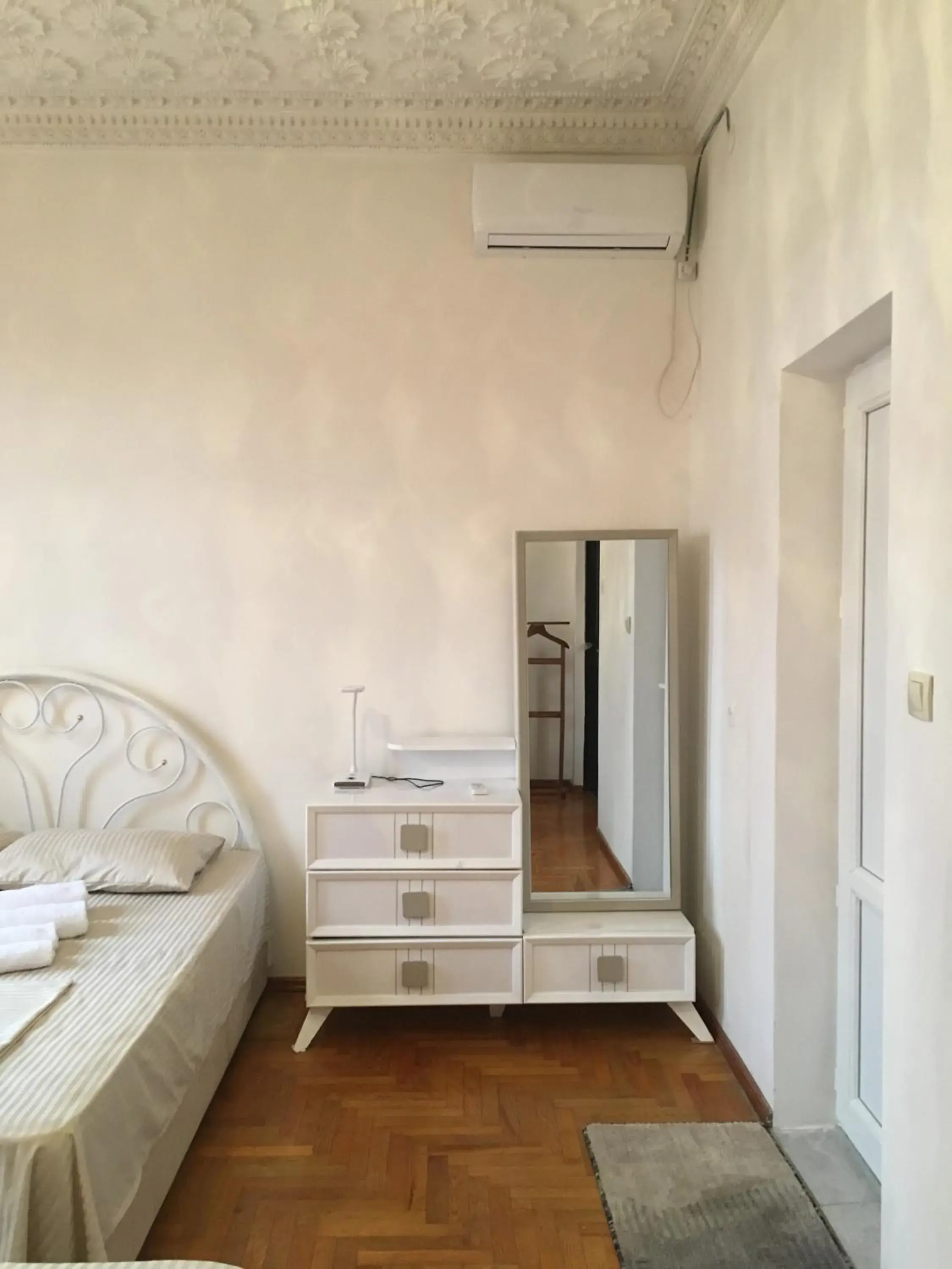 Deluxe Double Room with Extra Bed in Hotel Liza Deluxe Double Room with Extra Bed in Hotel Liza