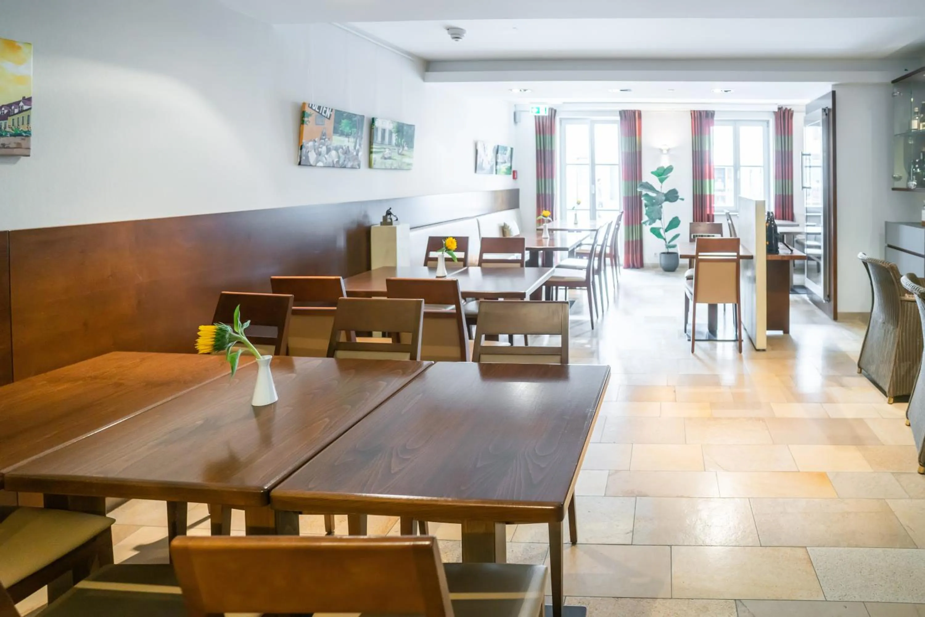 Restaurant/places to eat in Altstadthotel Grauer Wolf