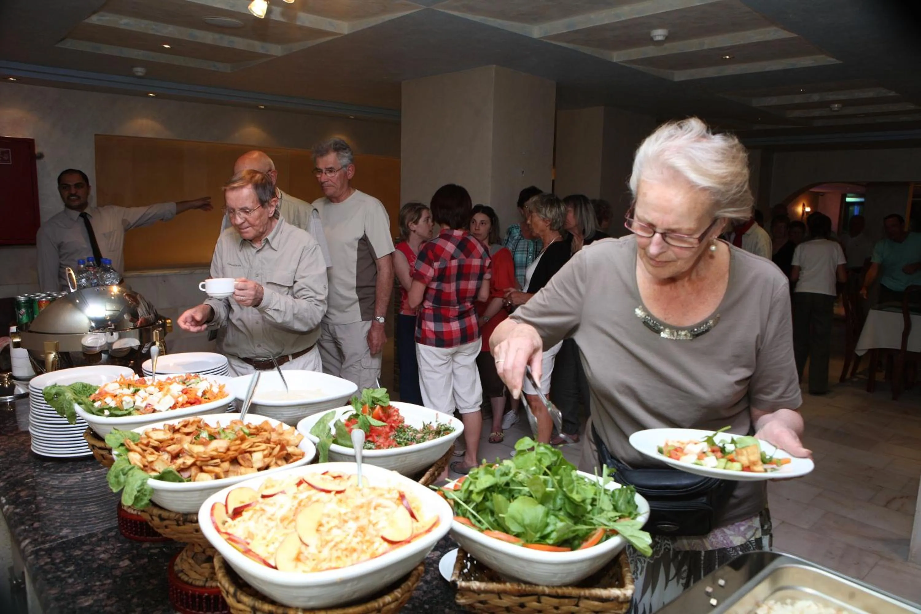 Restaurant/places to eat in Al Raad Hotel