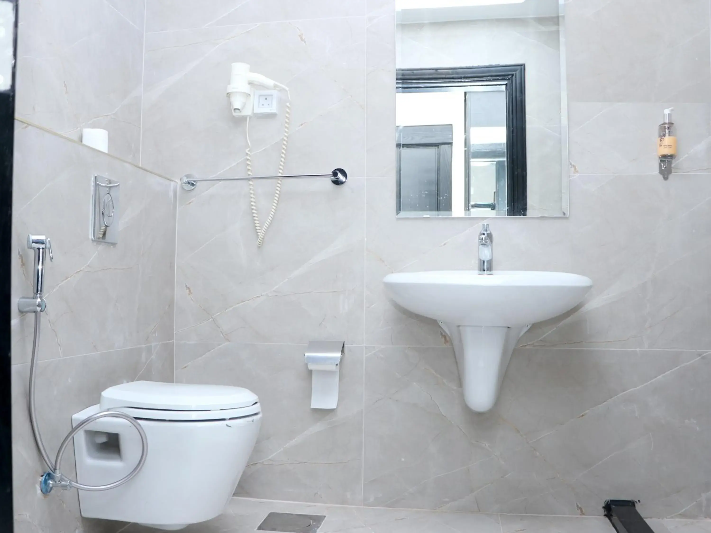 Double or Twin Room in Al Raad Hotel Double or Twin Room in Al Raad Hotel
