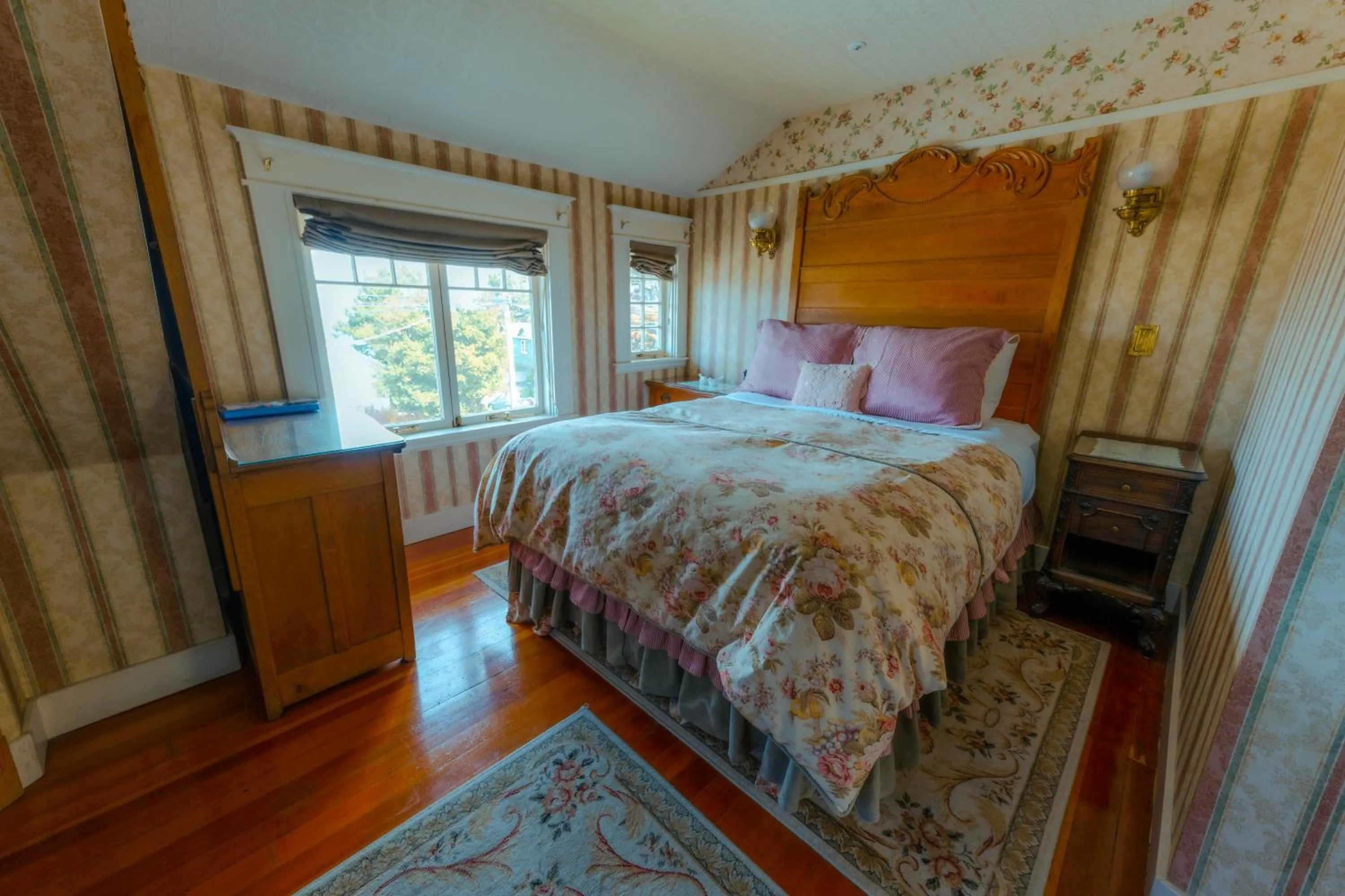 Queen Room with Sea View in The Old St Angela Inn