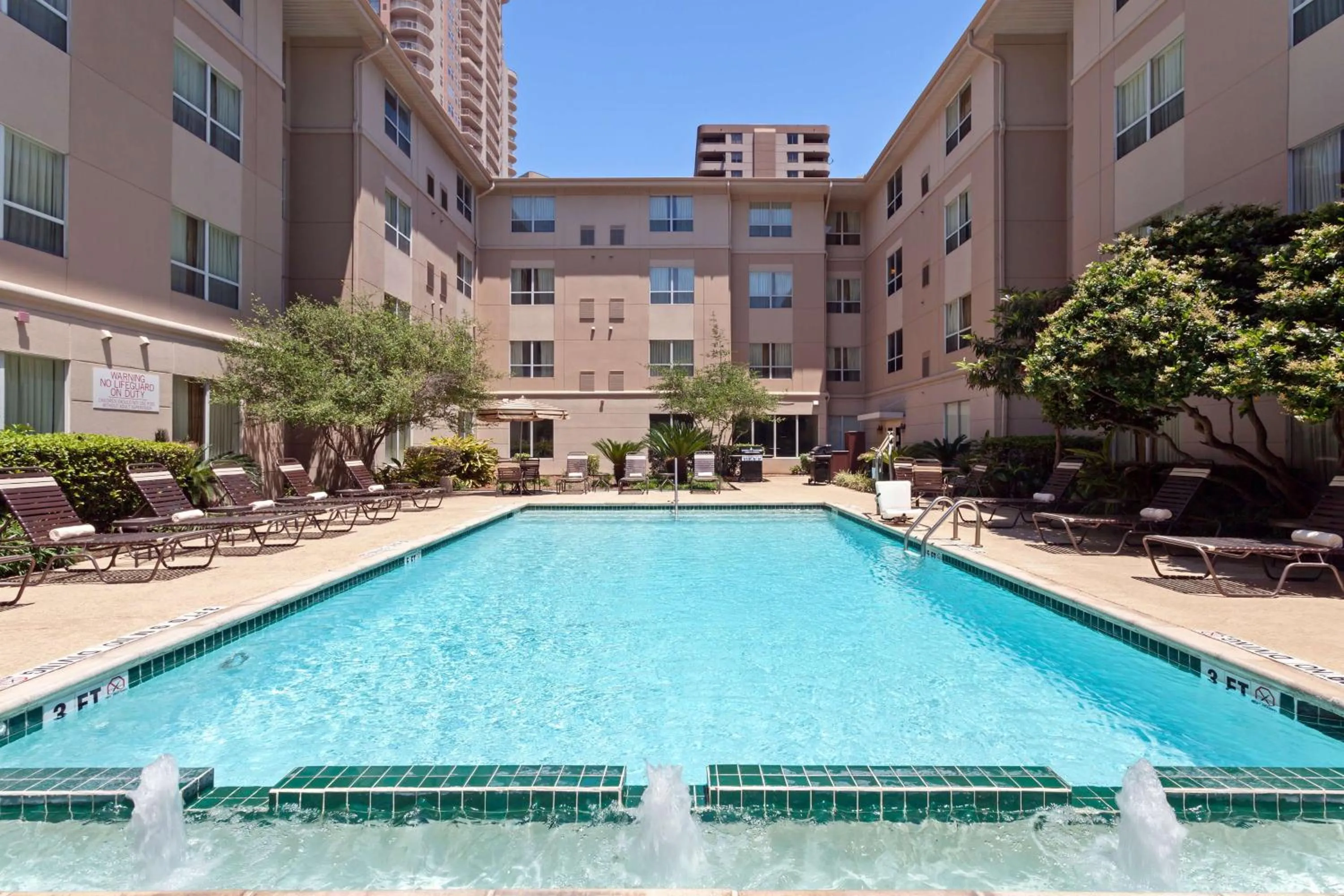 Swimming pool in Hyatt House Houston Galleria