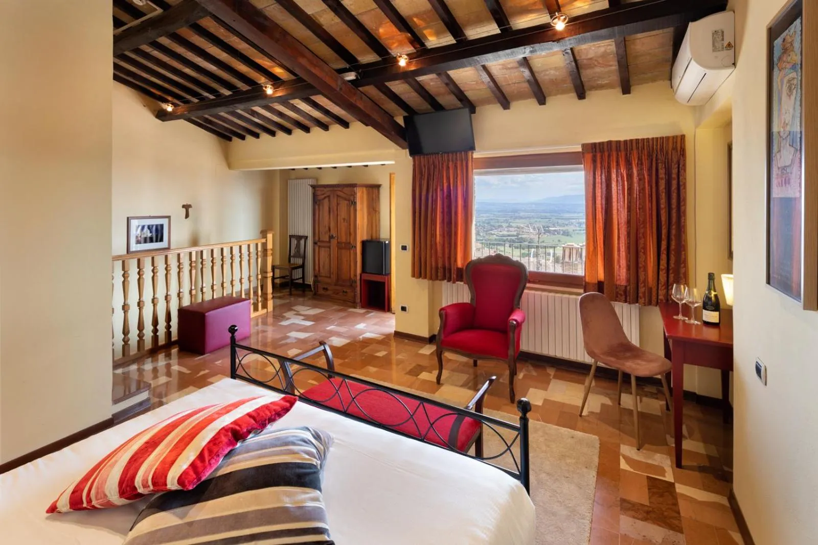 Photo of the whole room, Bed in Hotel Posta Panoramic Assisi