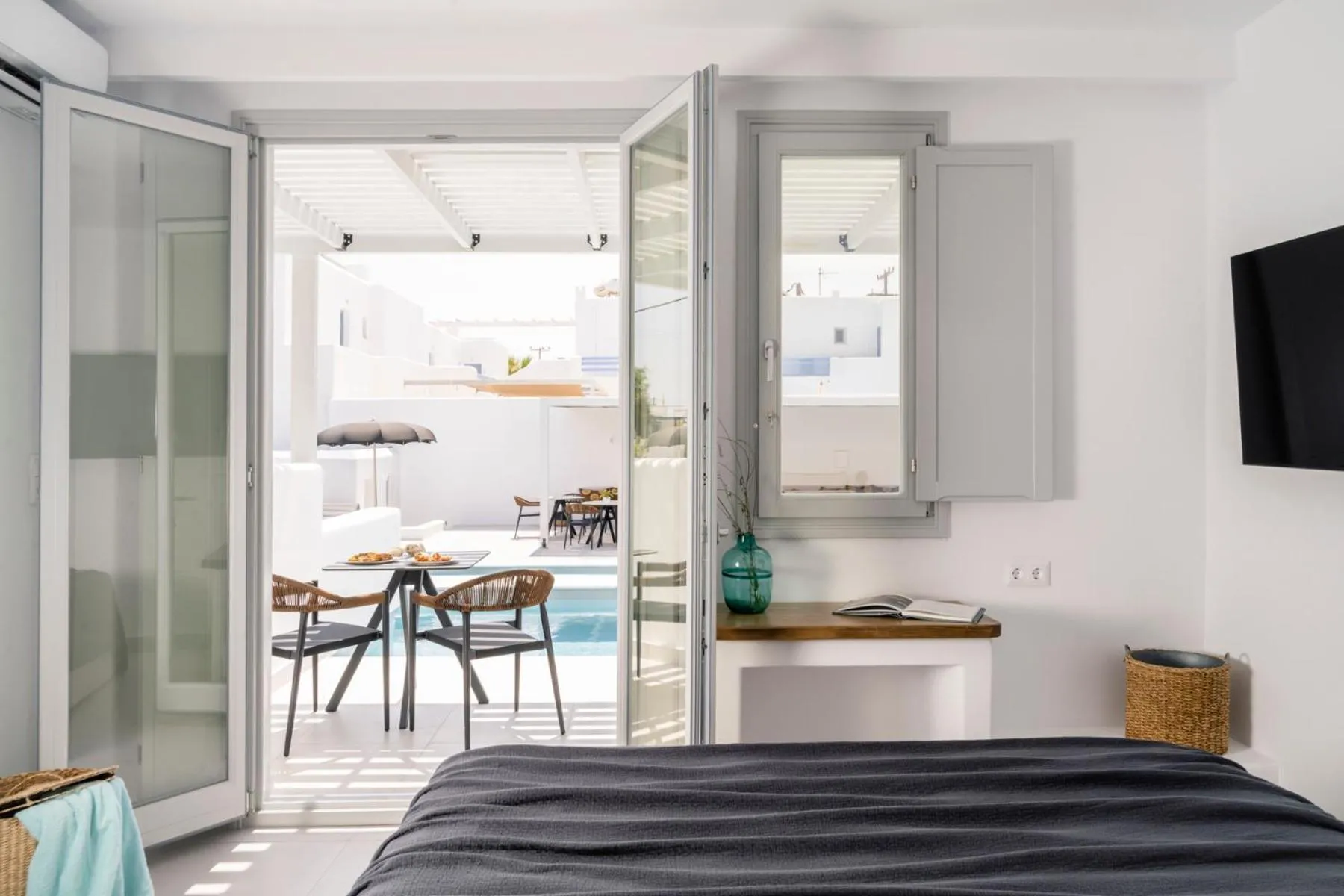 Balcony/Terrace, Bed in Quartano Suites by Heliessa, Adults Only