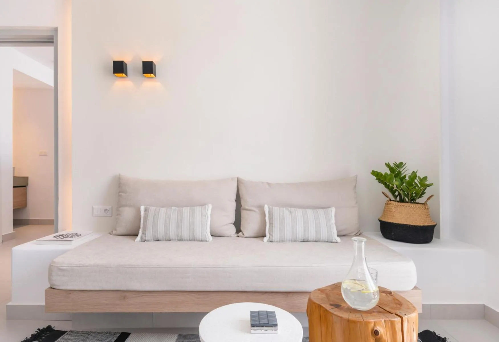 Living room, Bed in Quartano Suites by Heliessa, Adults Only