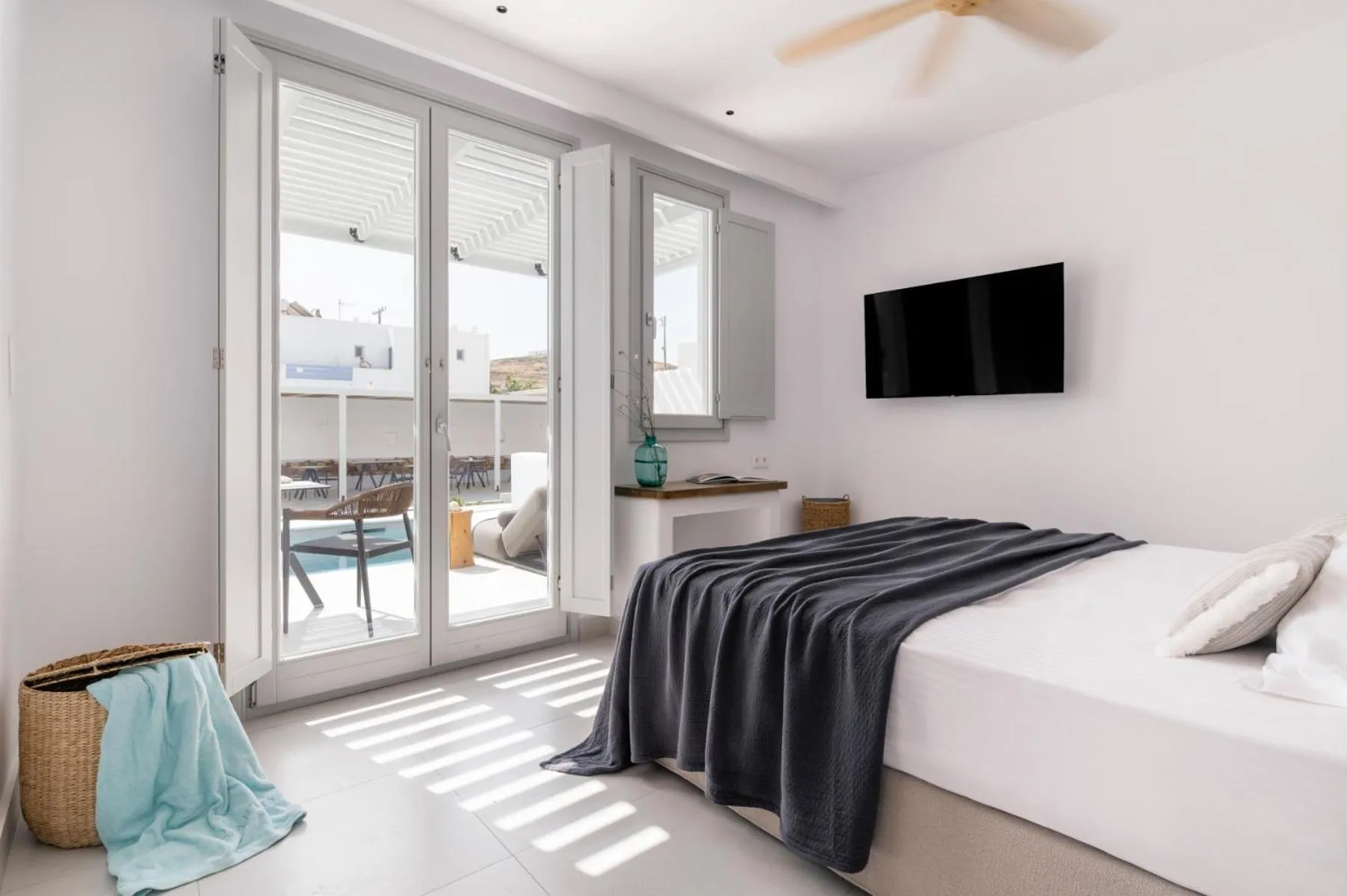 Bedroom, Bed in Quartano Suites by Heliessa, Adults Only