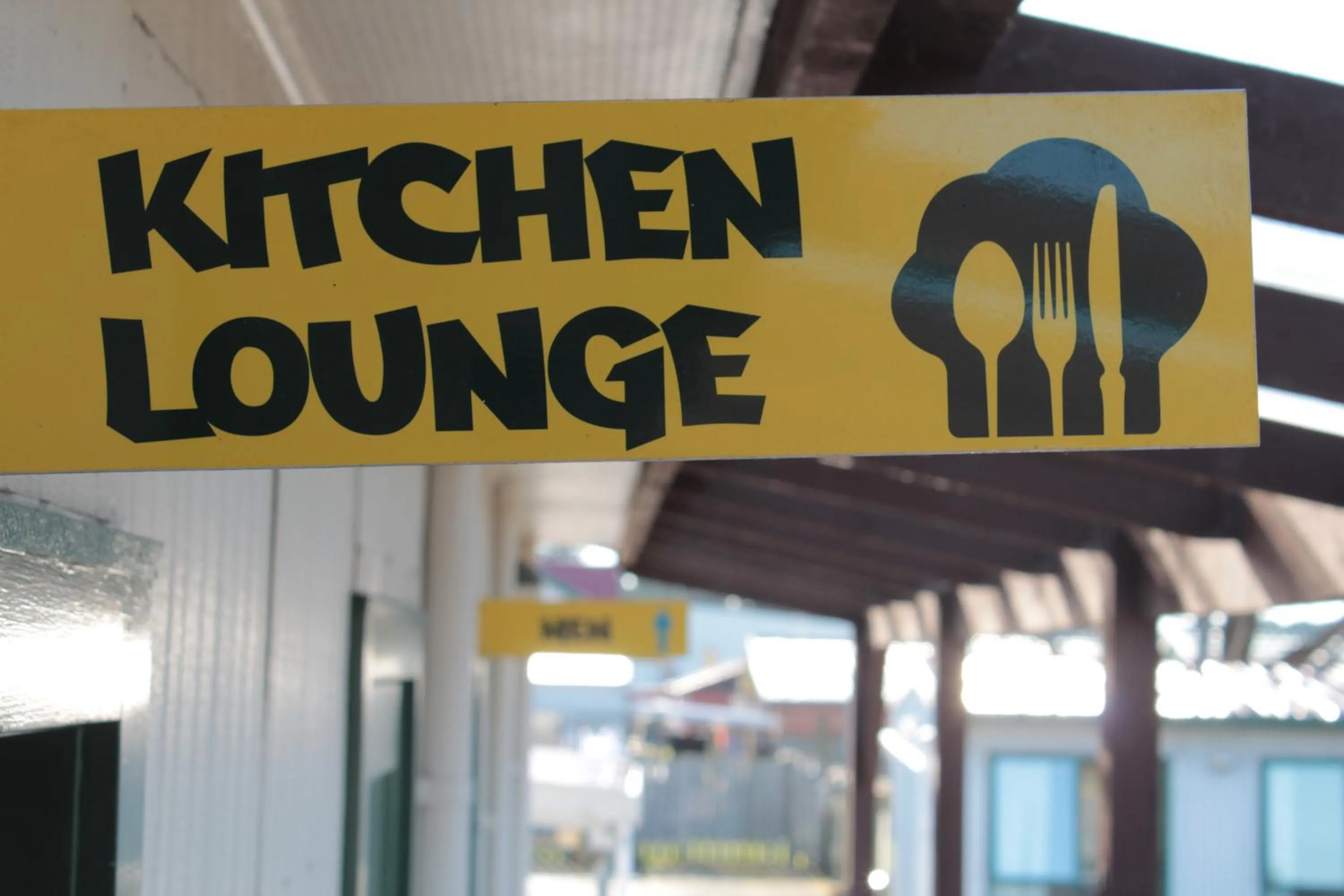 Communal lounge/ TV room in Central City Camping Park