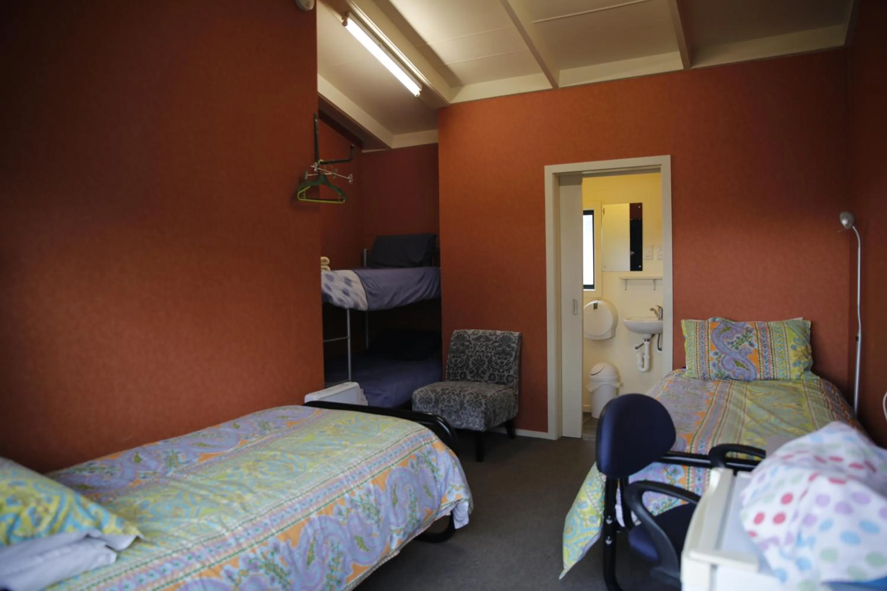 Shower, Bed in Central City Camping Park