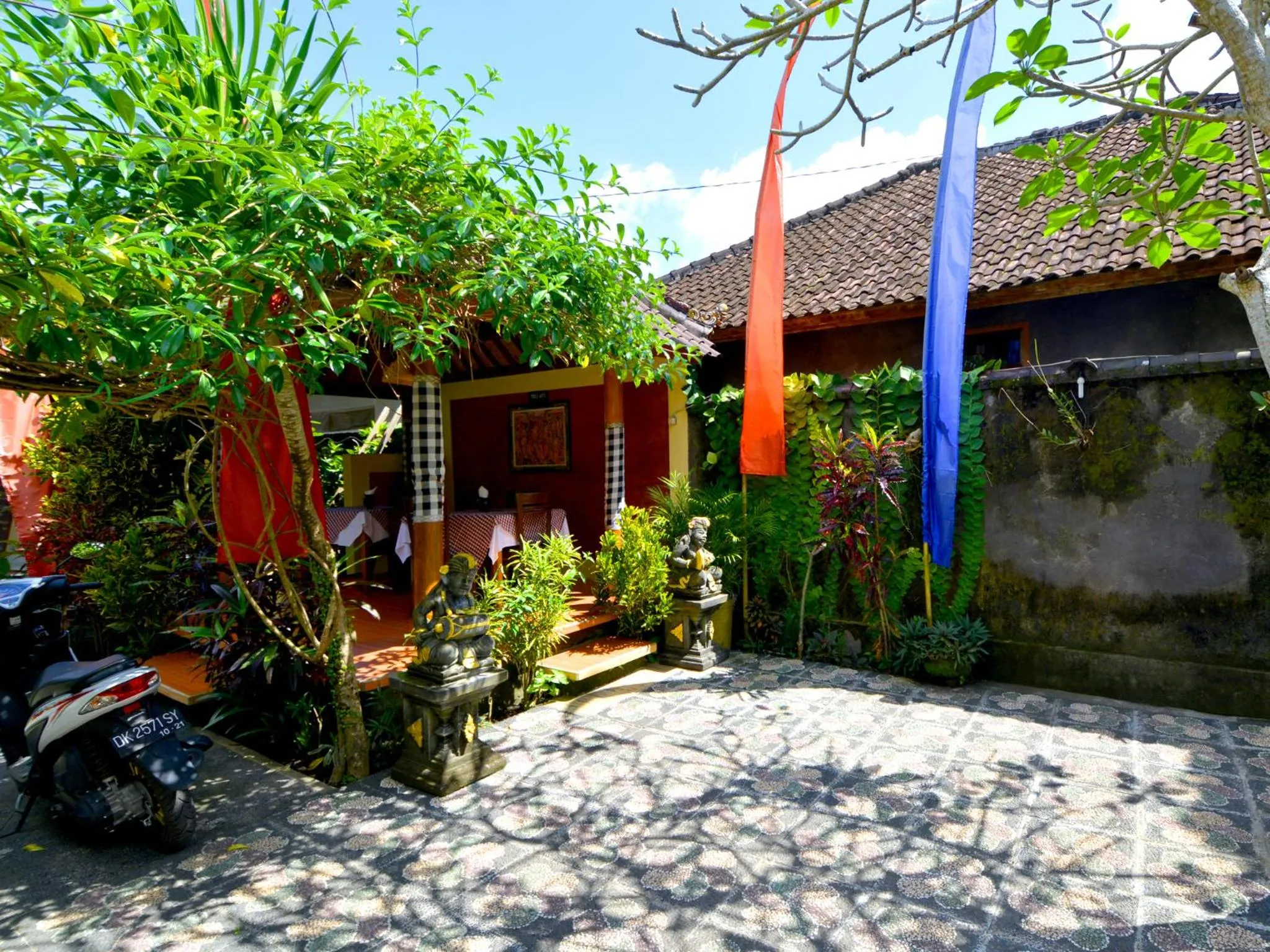 Facade/entrance in Sweet Homestay