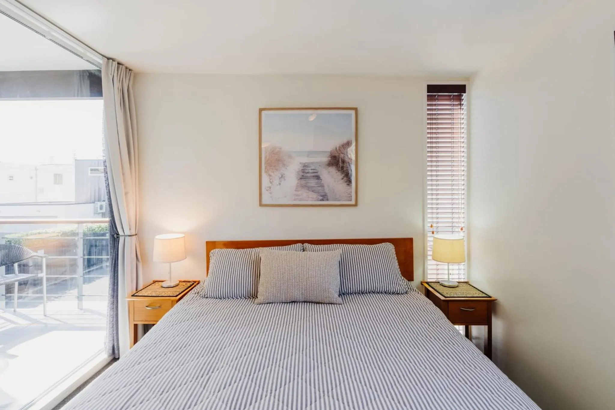 Bedroom, Bed in Sumner Bay Motel