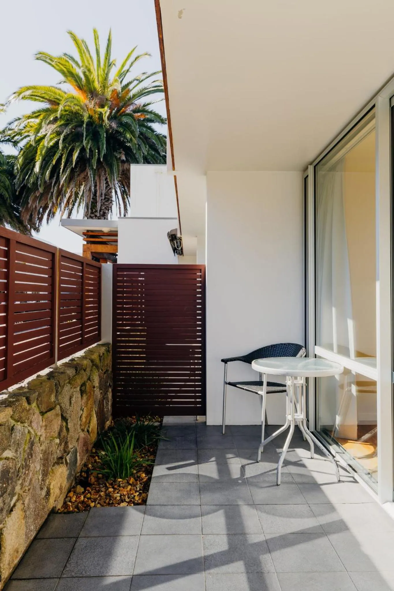 Patio in Sumner Bay Motel