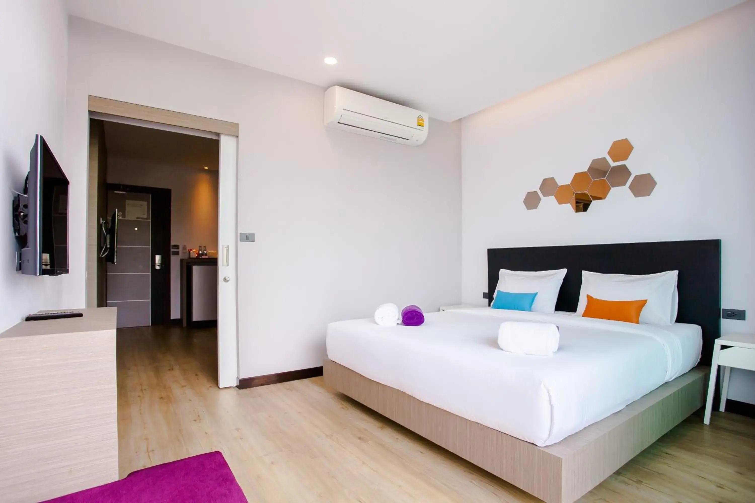 Bed in Chaweng Villawee Hotel Bed in Chaweng Villawee Hotel