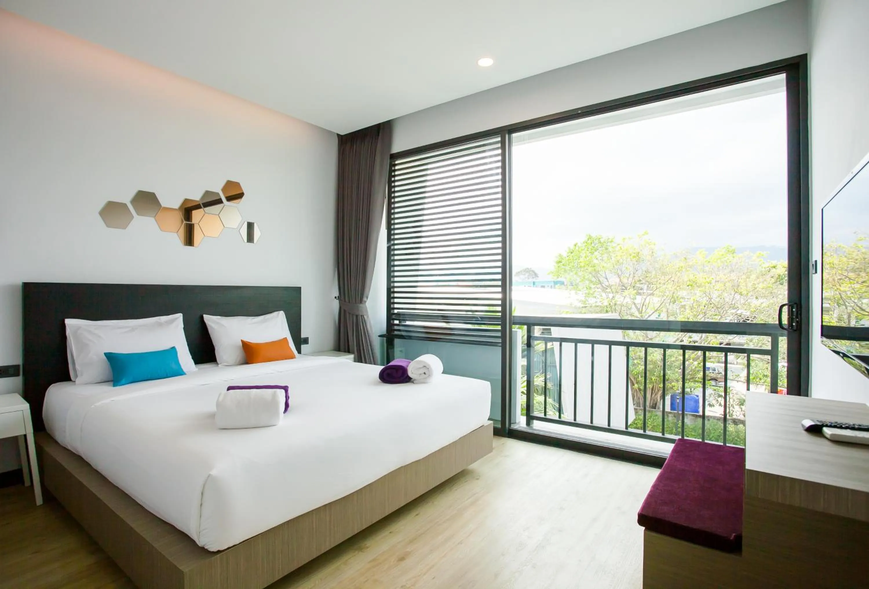 Bed in Chaweng Villawee Hotel