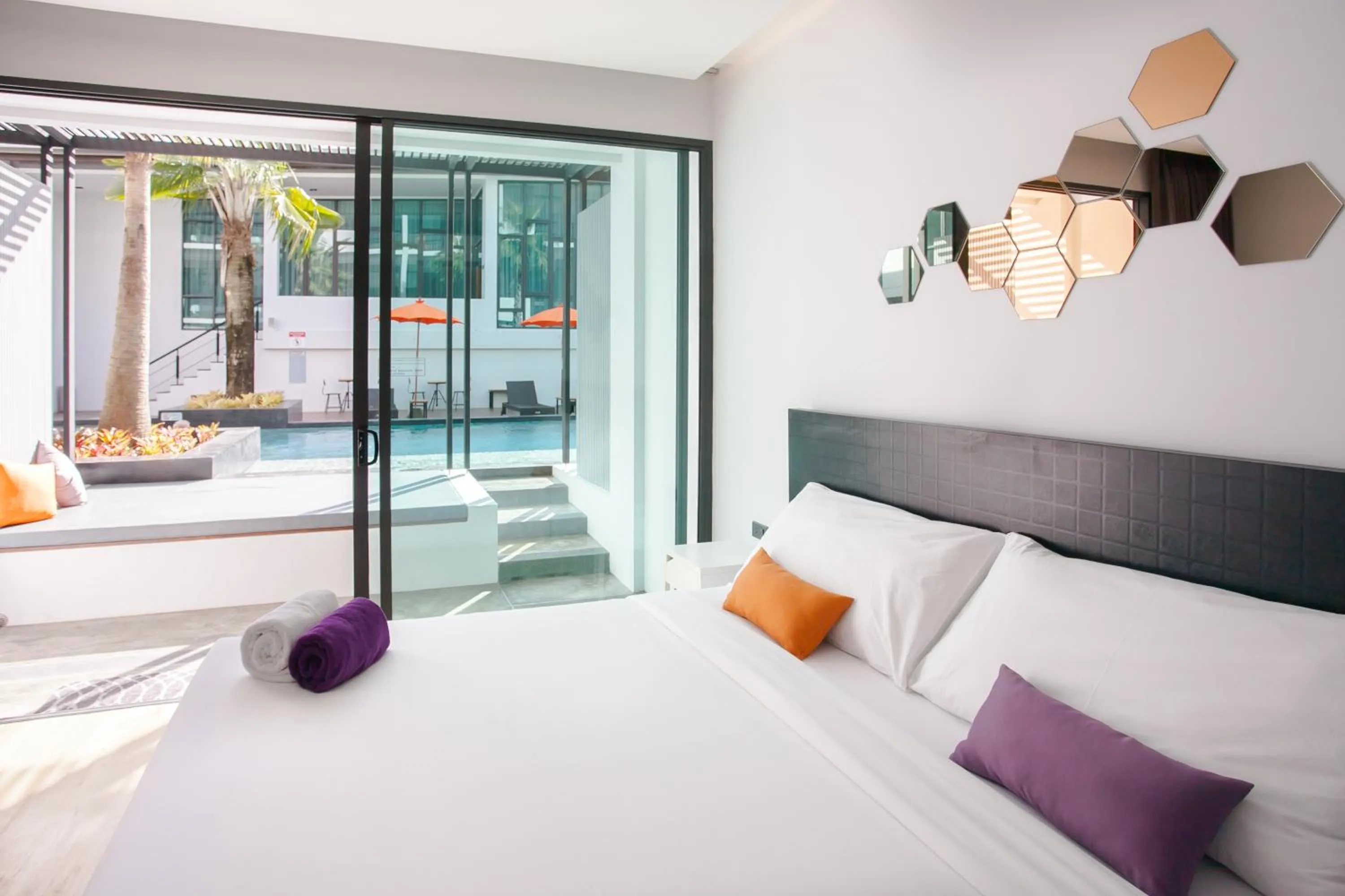 Bed in Chaweng Villawee Hotel