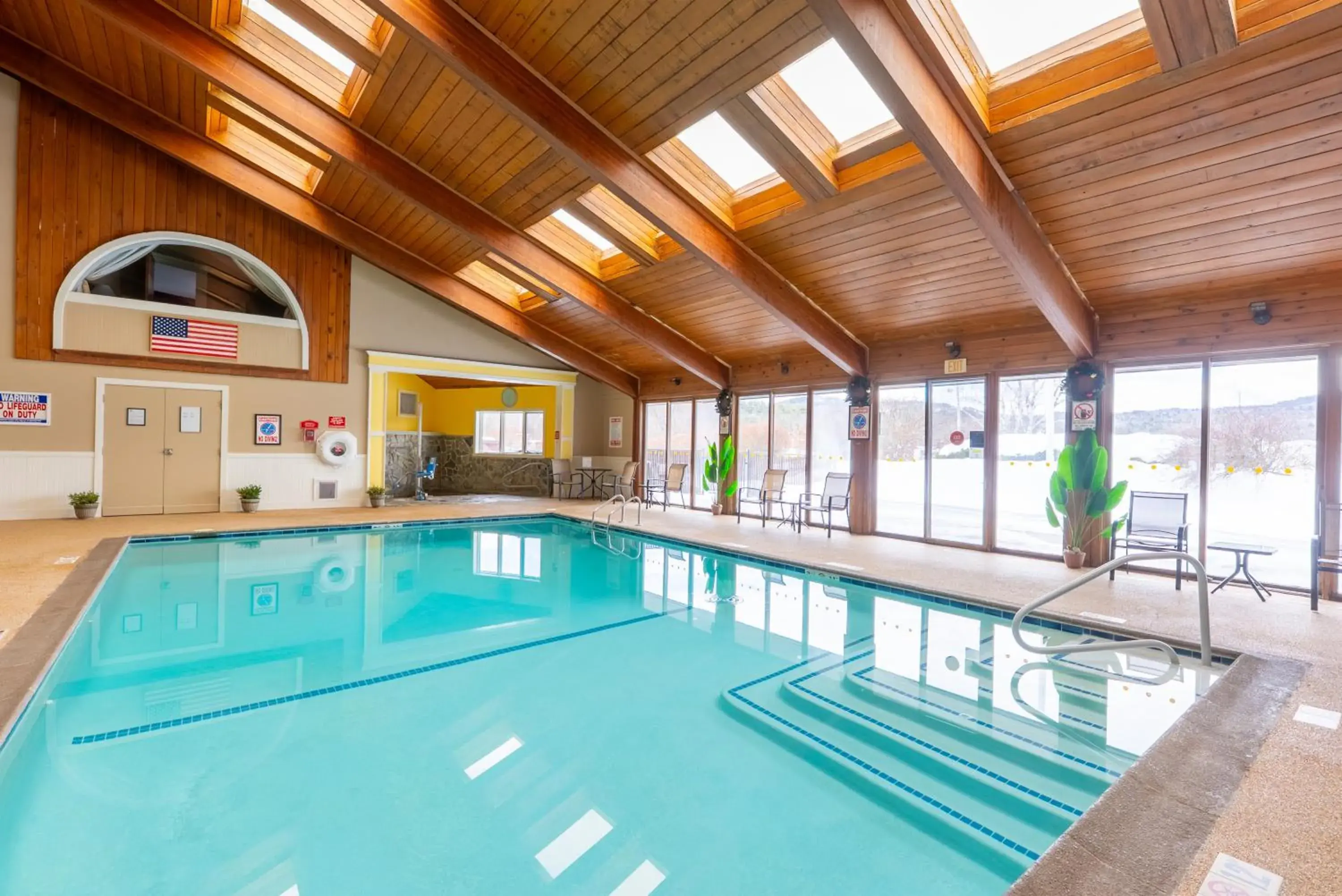 Swimming pool in Fireside Inn & Suites Gilford Swimming pool in Fireside Inn & Suites Gilford