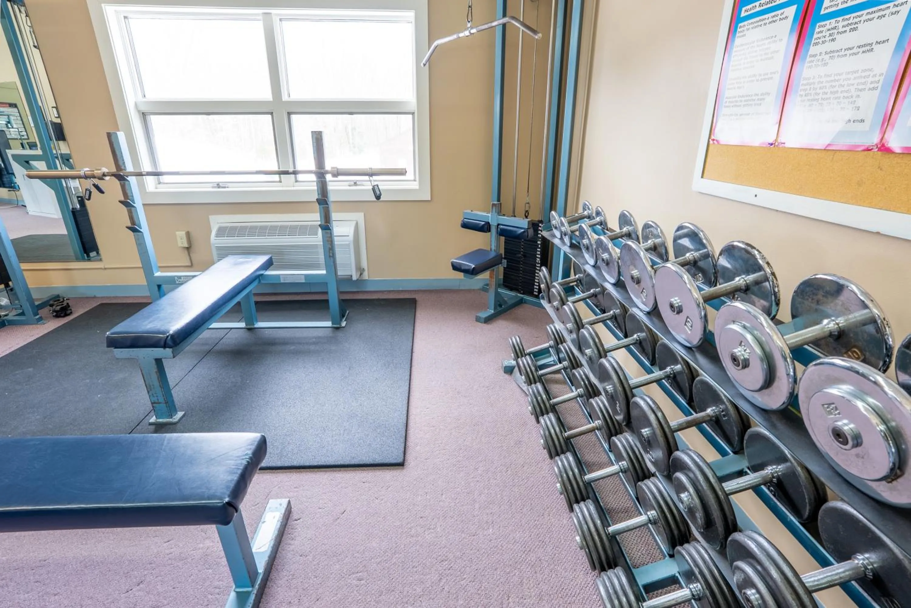 Fitness centre/facilities in Fireside Inn & Suites Gilford