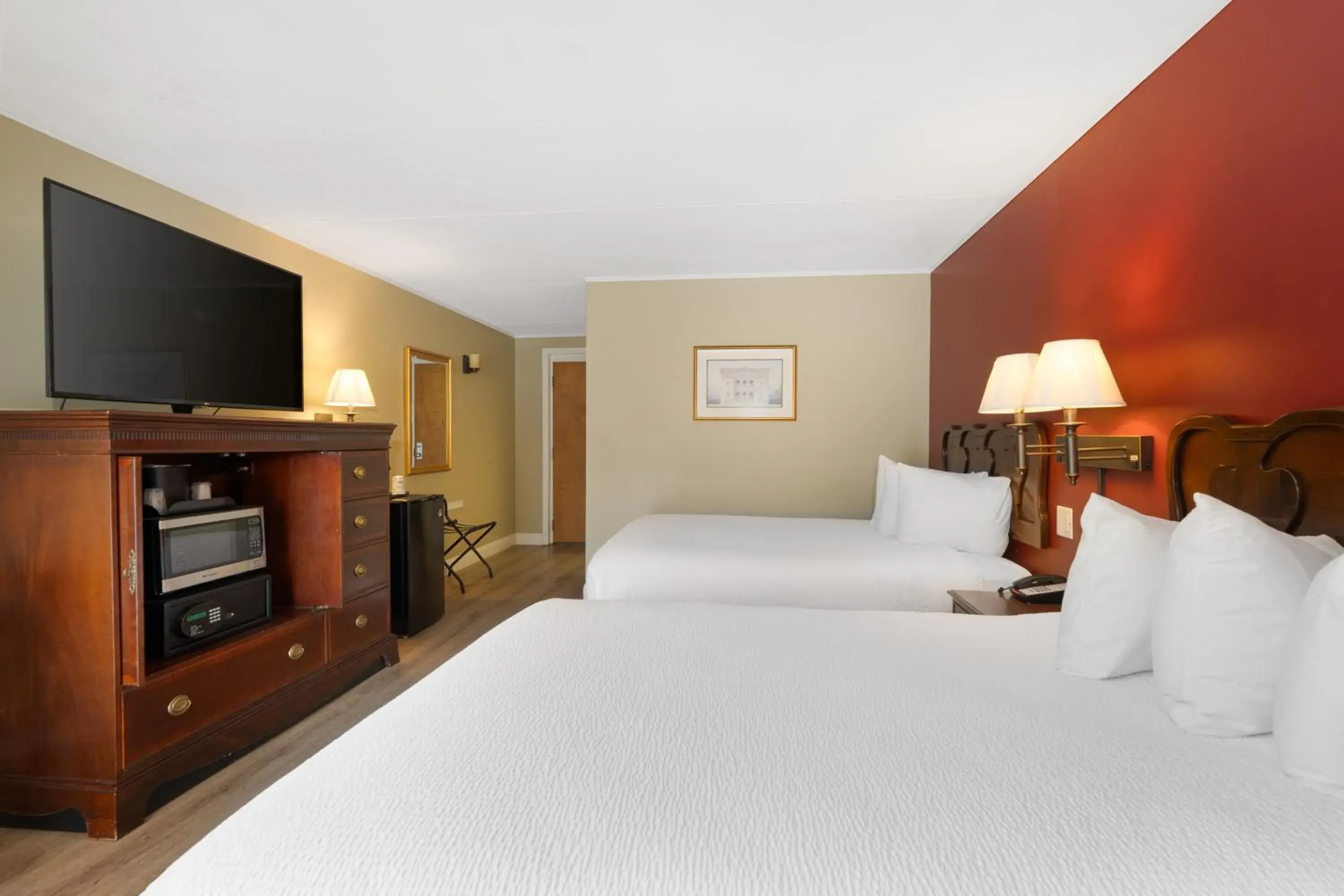Bedroom, Bed in Fireside Inn & Suites Gilford Bedroom, Bed in Fireside Inn & Suites Gilford