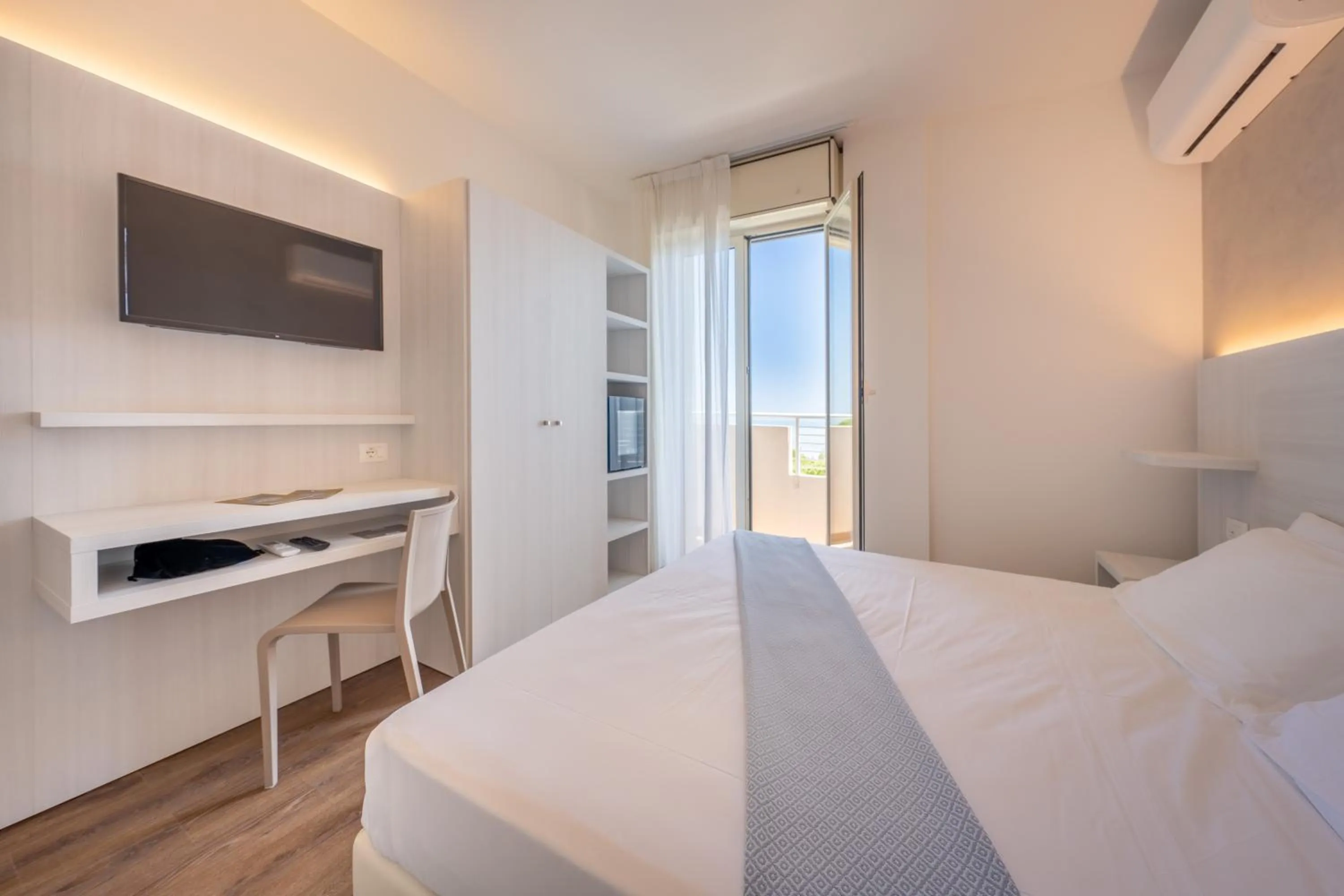 TV and multimedia, Bed in Hotel Corfù