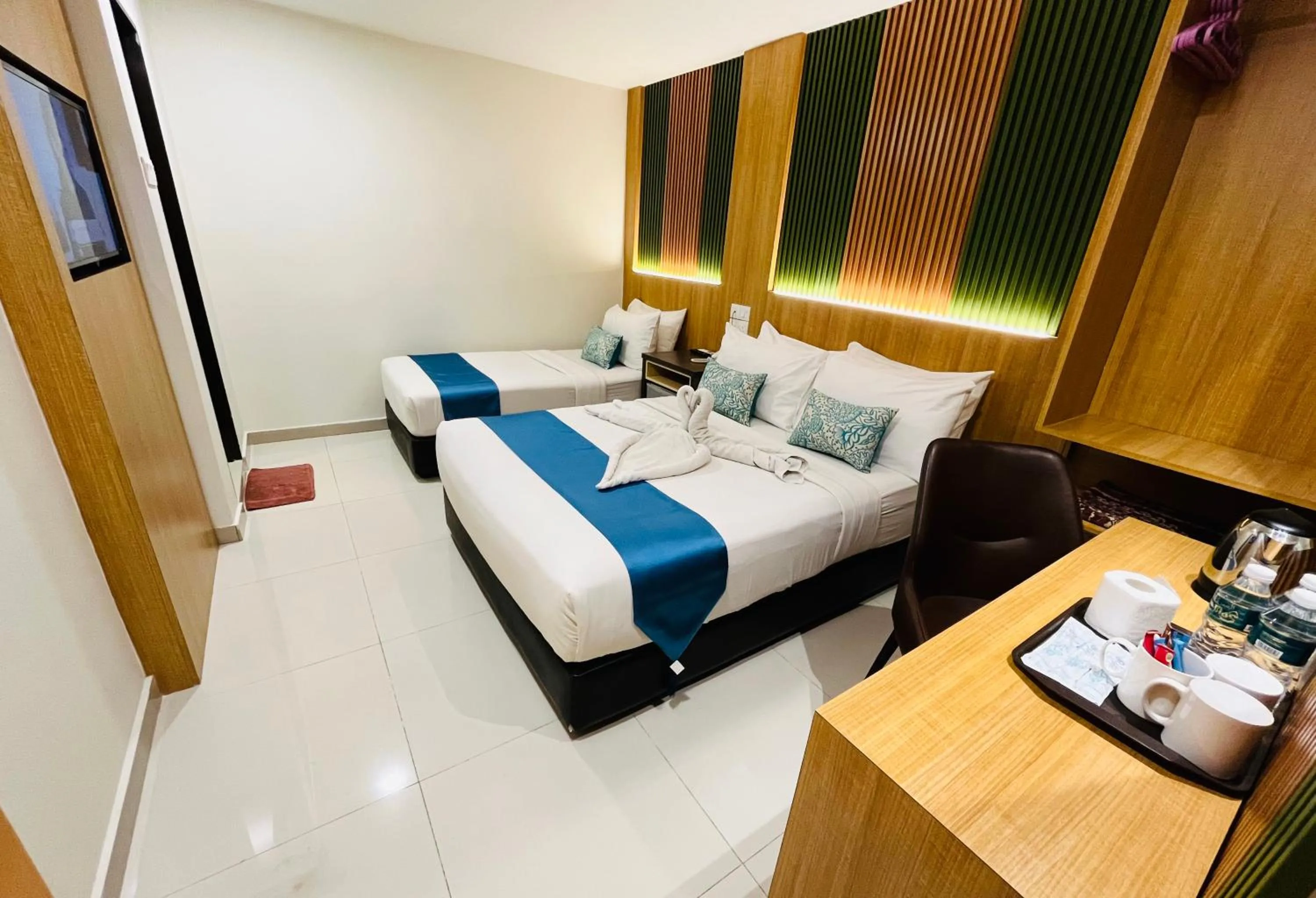 Property building, Bed in City Central Hotel