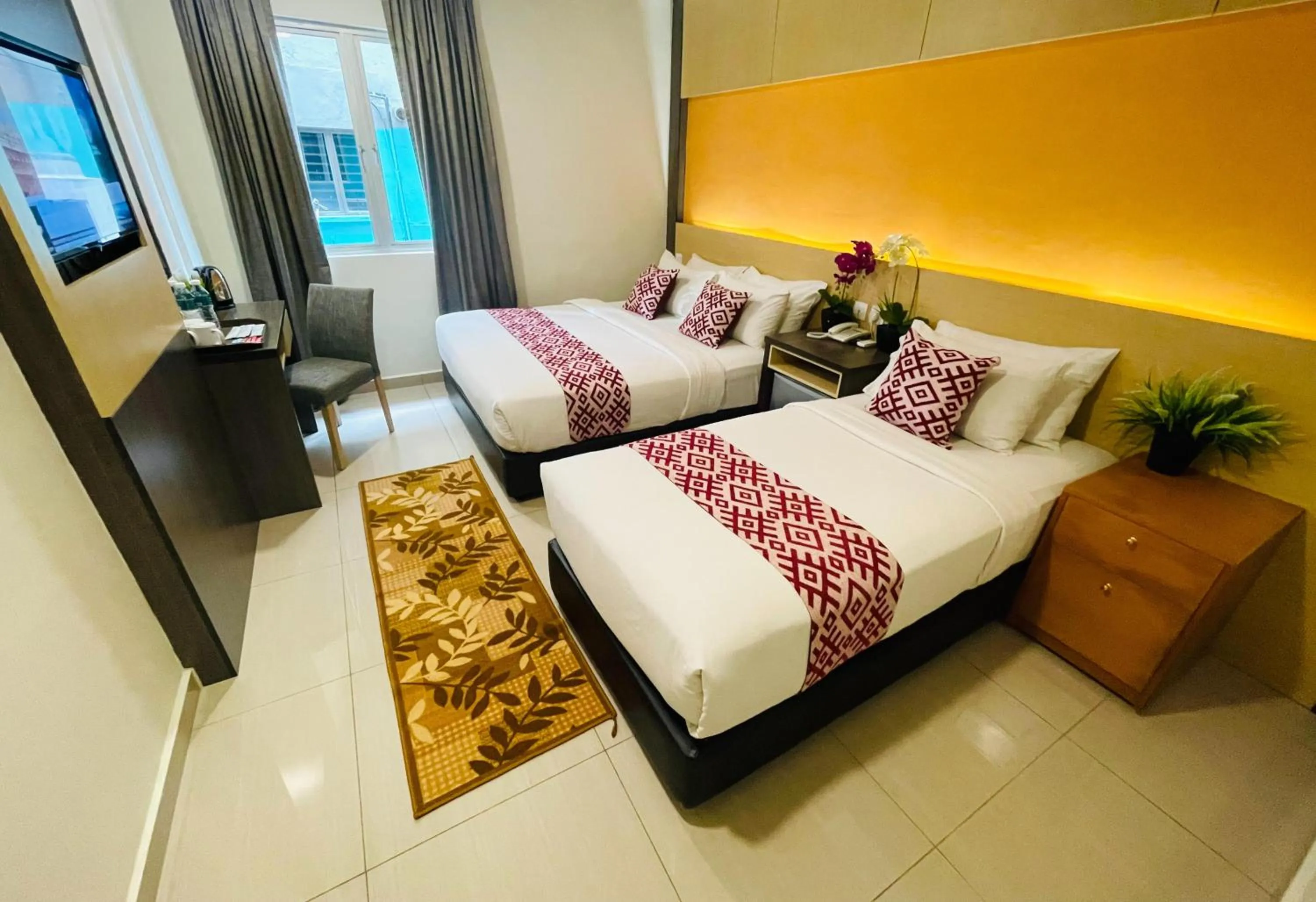 Bedroom, Bed in City Central Hotel