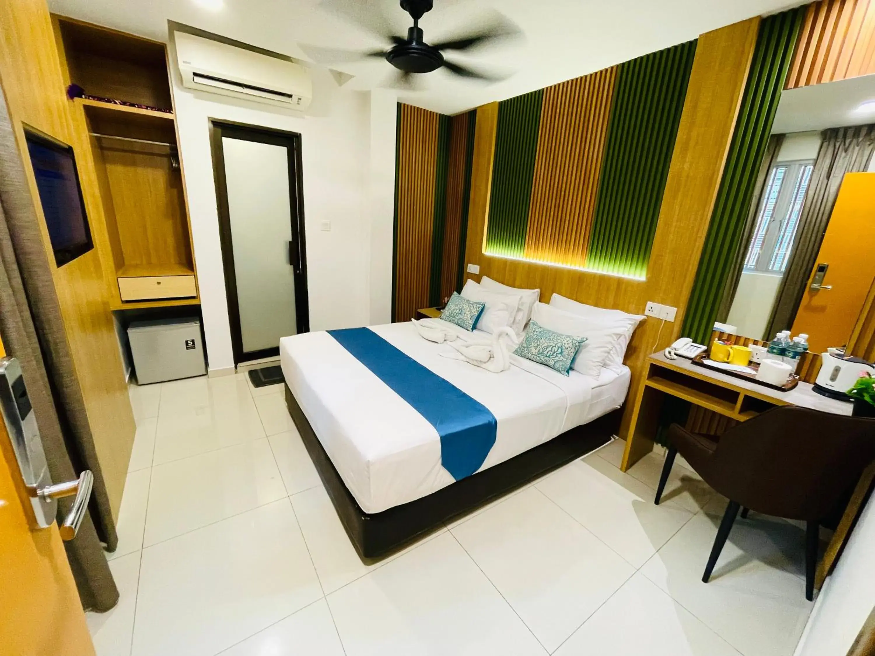 Photo of the whole room, Bed in City Central Hotel Photo of the whole room, Bed in City Central Hotel