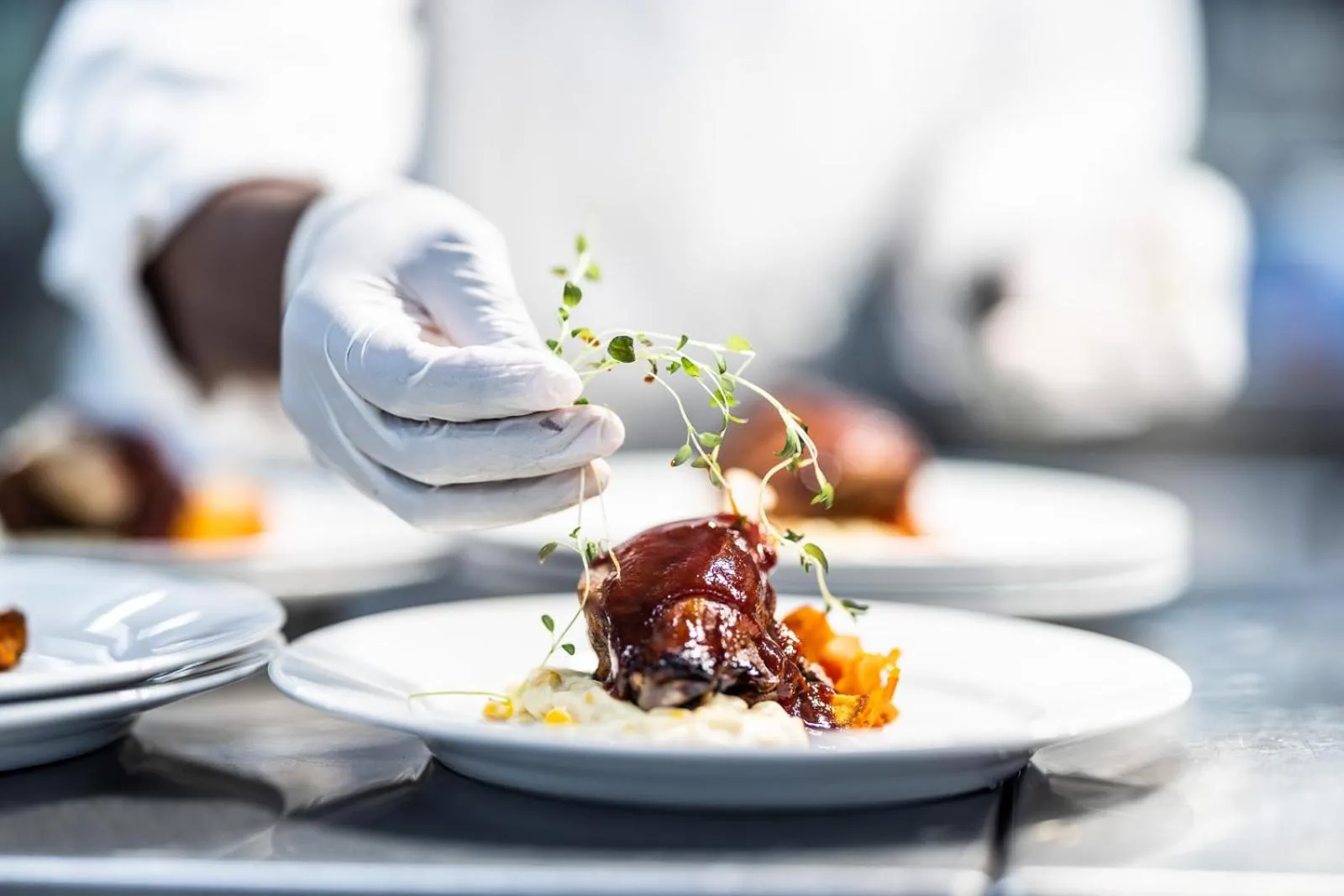 Restaurant/places to eat in Straand Hotel