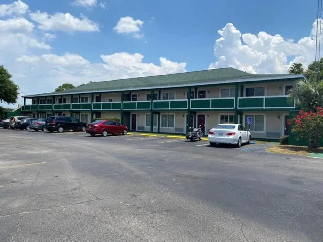 Inn On The Green Florida