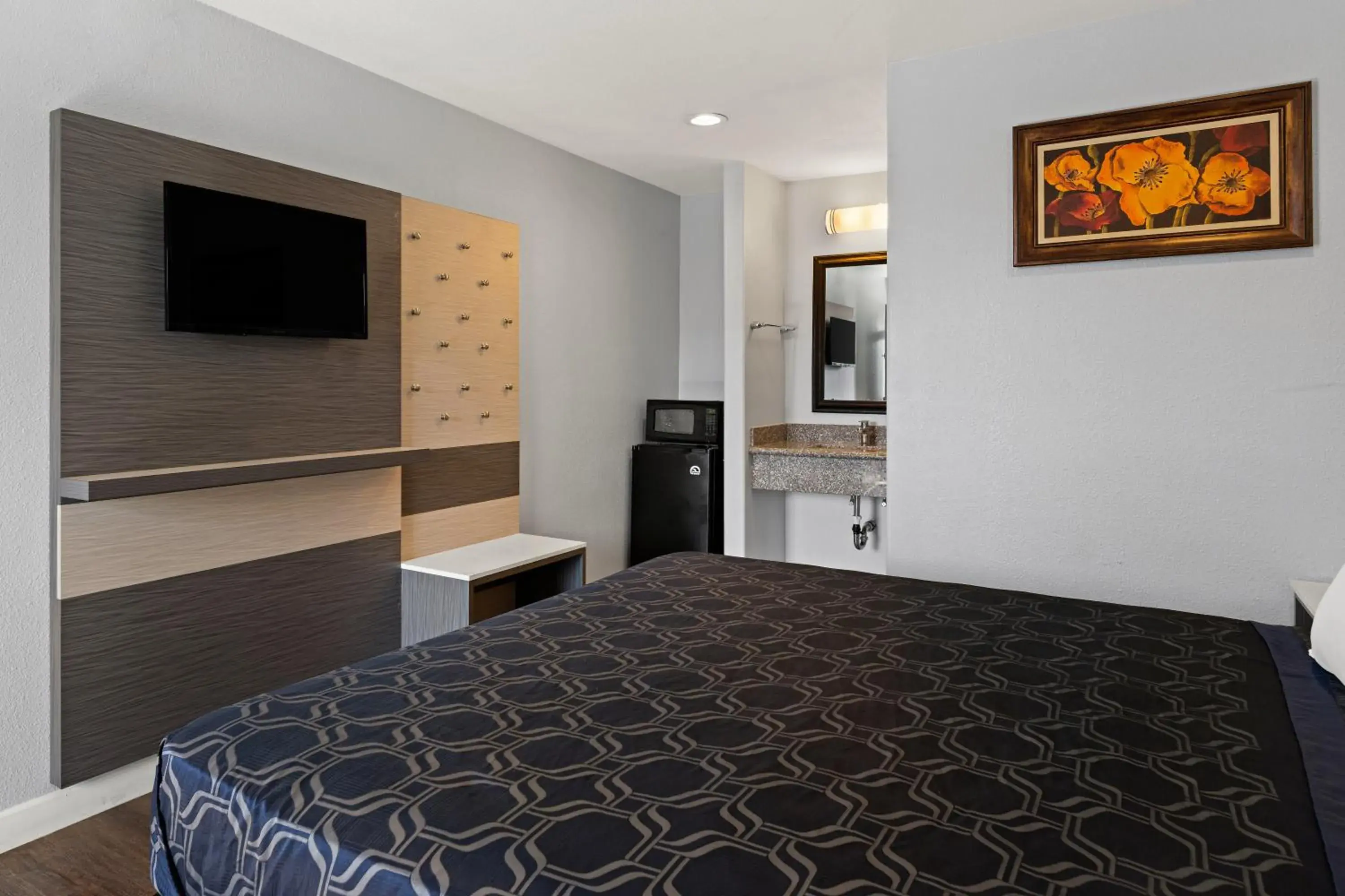 Bedroom, Bed in Bay Breeze Inn Bedroom, Bed in Bay Breeze Inn