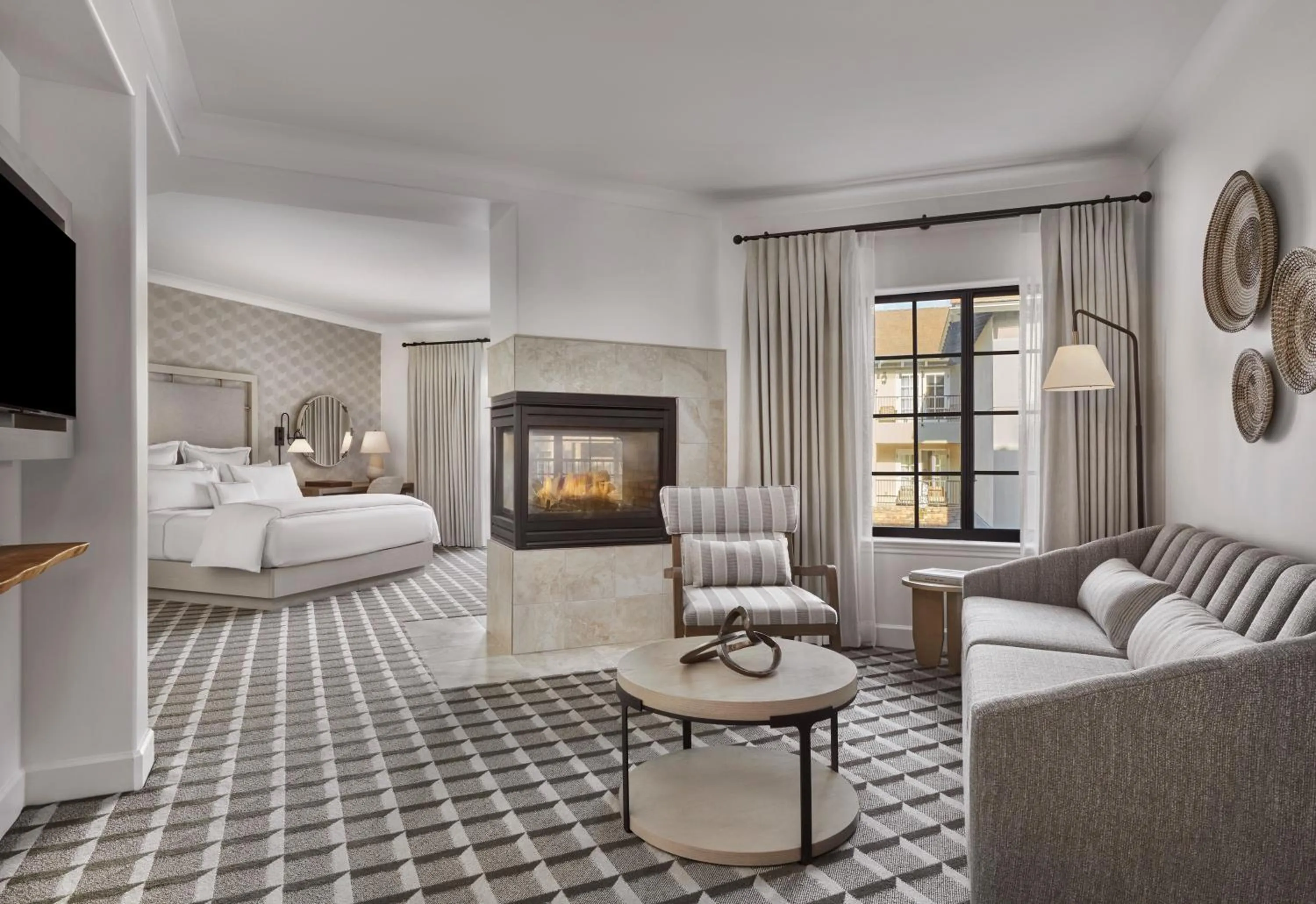 TV and multimedia, Bed in The Meritage Resort and Spa