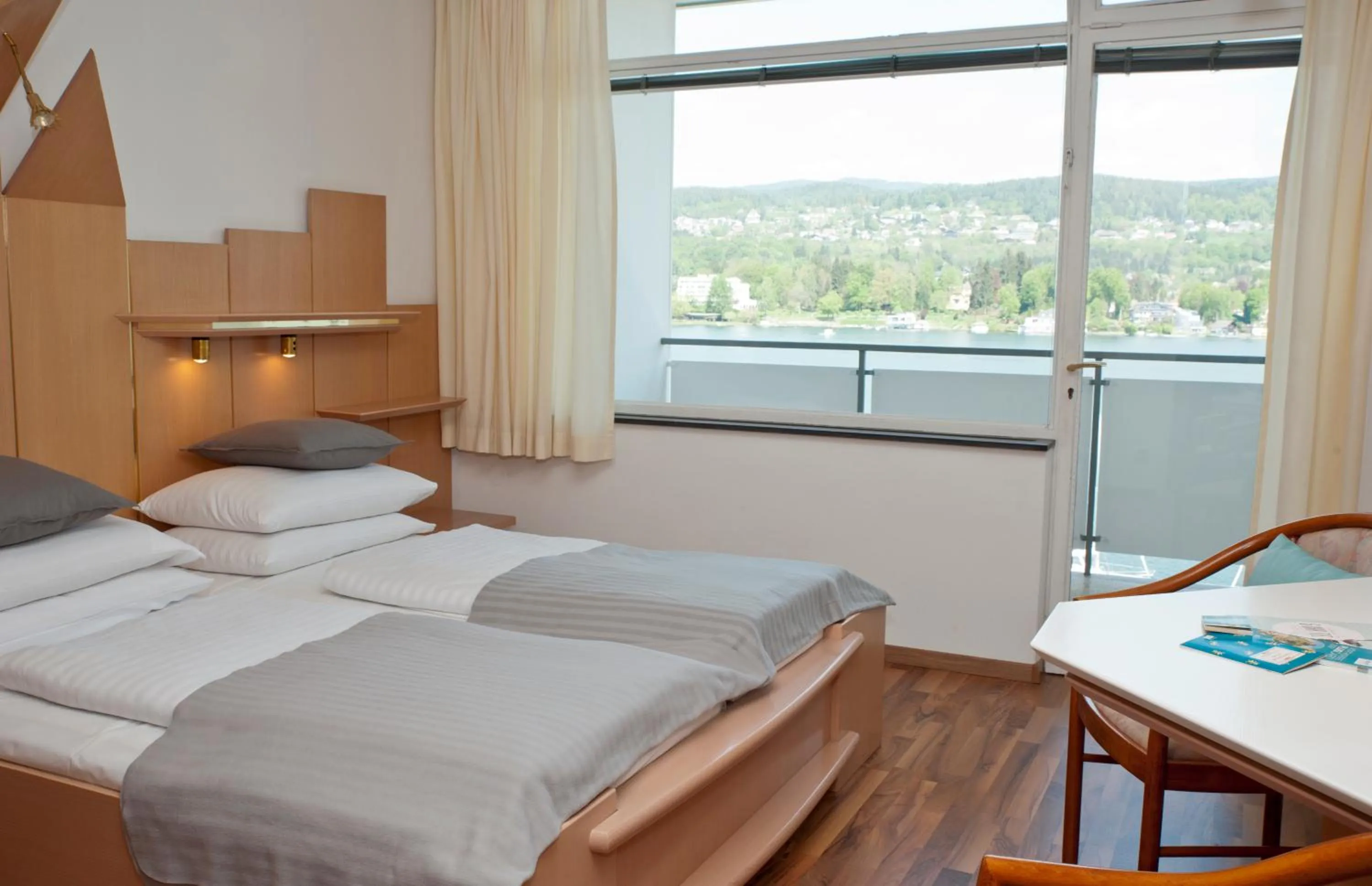 Bed in Tennis & Yacht Hotel Velden