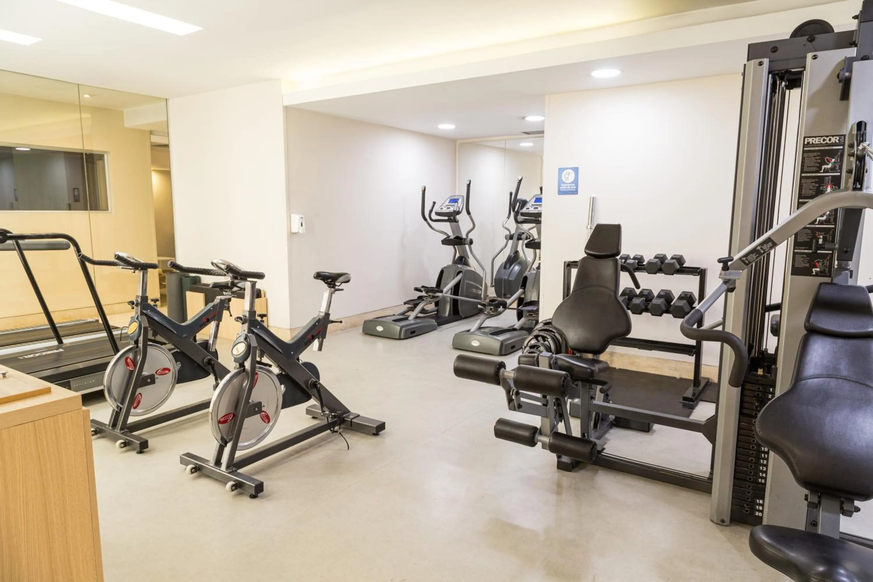 Fitness centre/facilities in GHL Hotel Capital