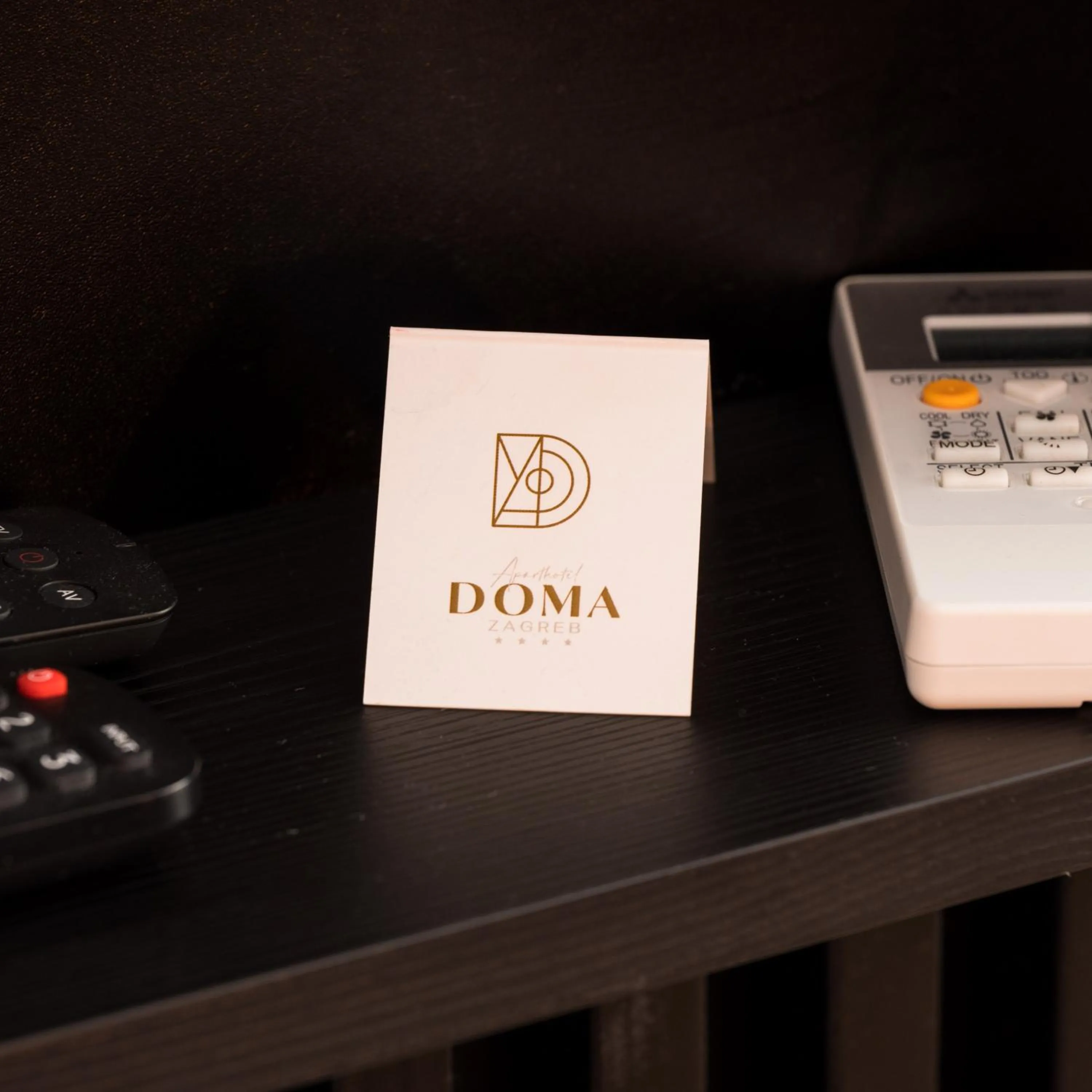 TV and multimedia in Doma Zagreb Aparthotel