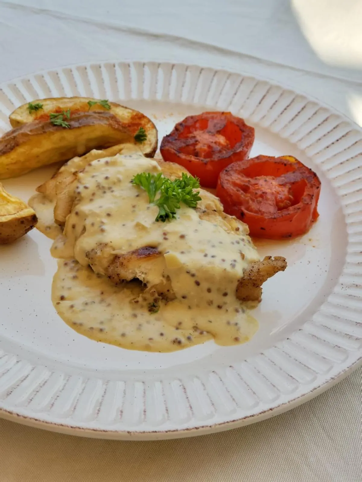 Restaurant/places to eat in Green Park Boutique Hotel