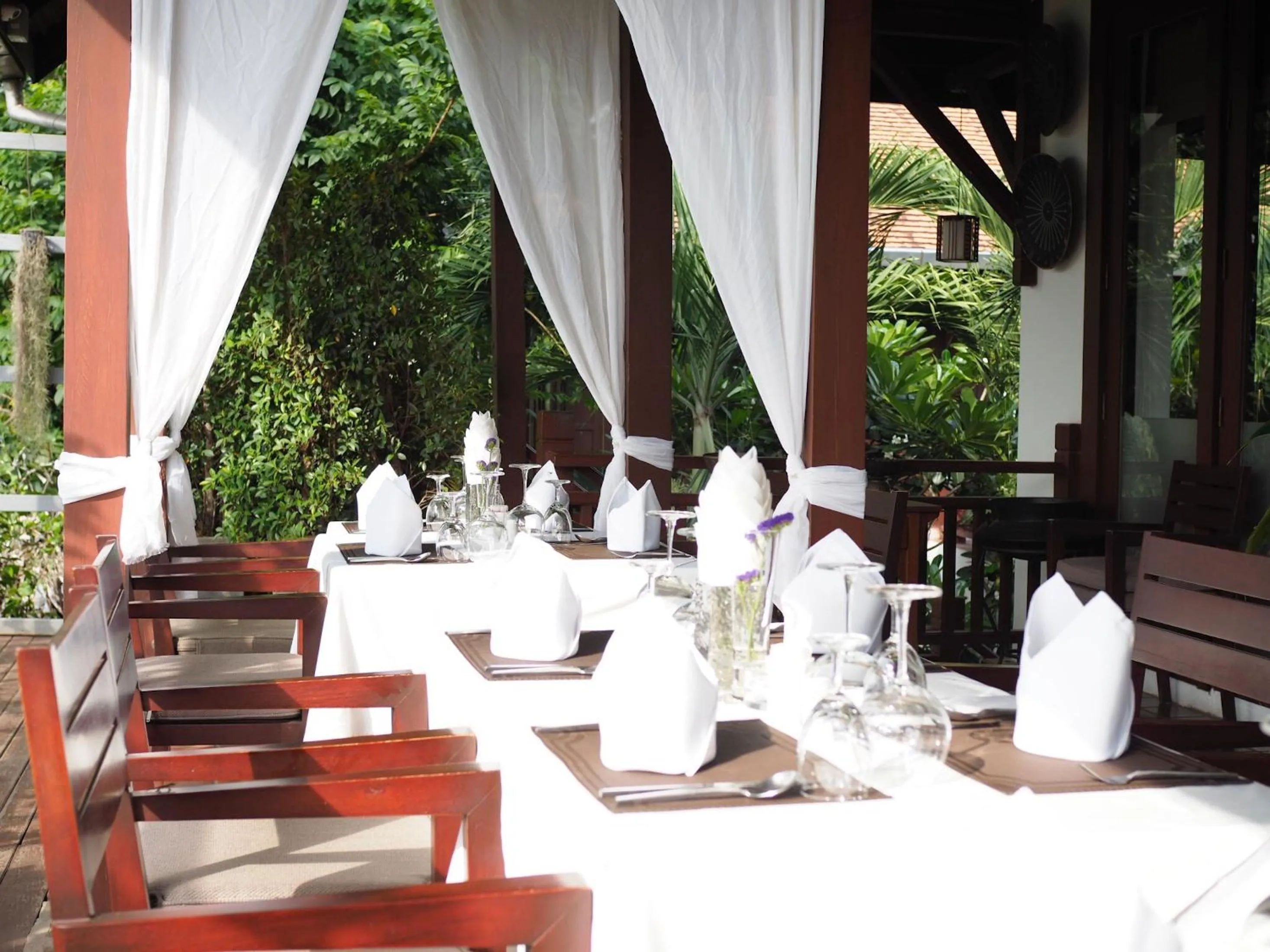 Restaurant/places to eat in Green Park Boutique Hotel