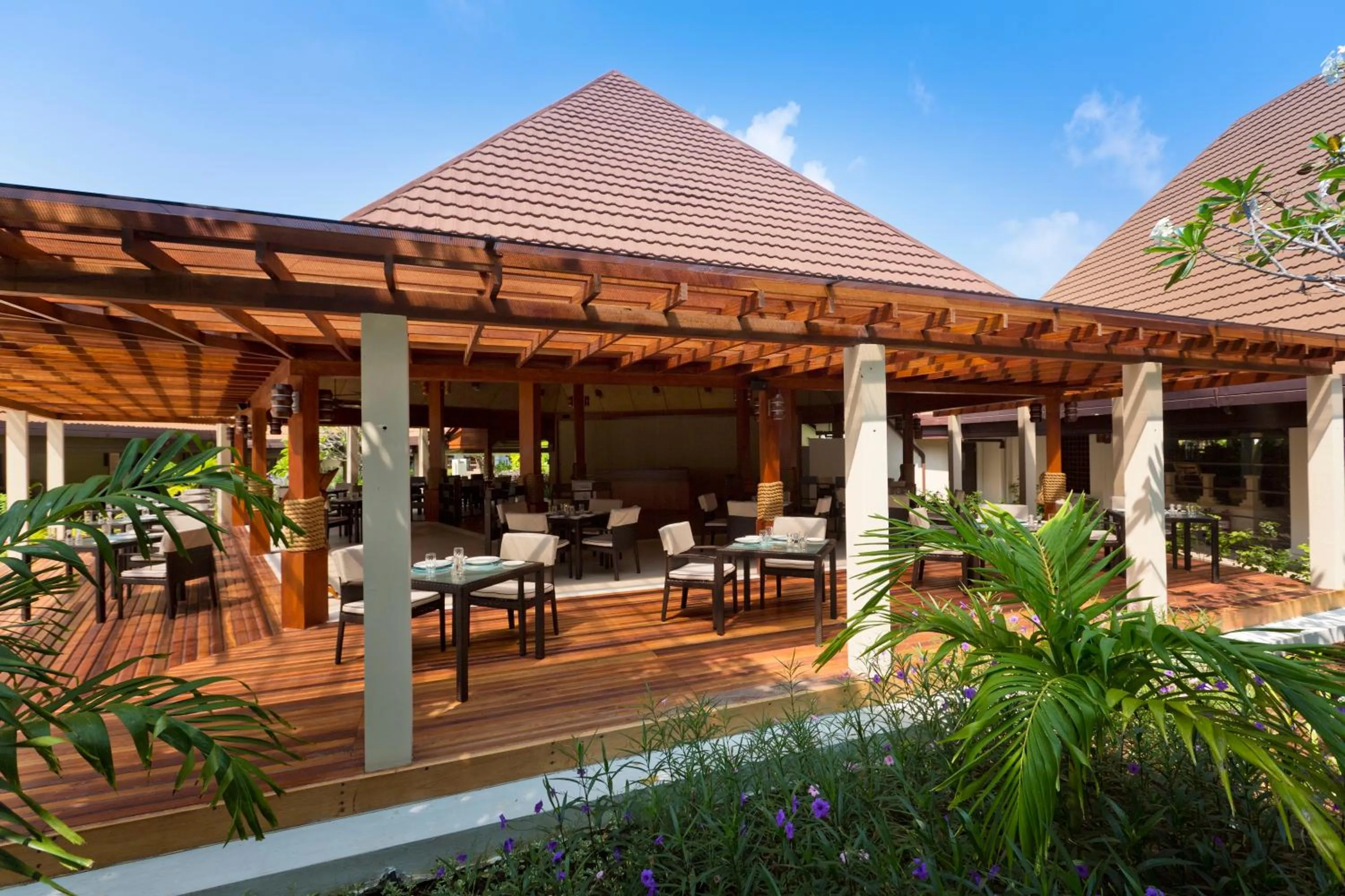 Restaurant/places to eat in Kurumba Maldives