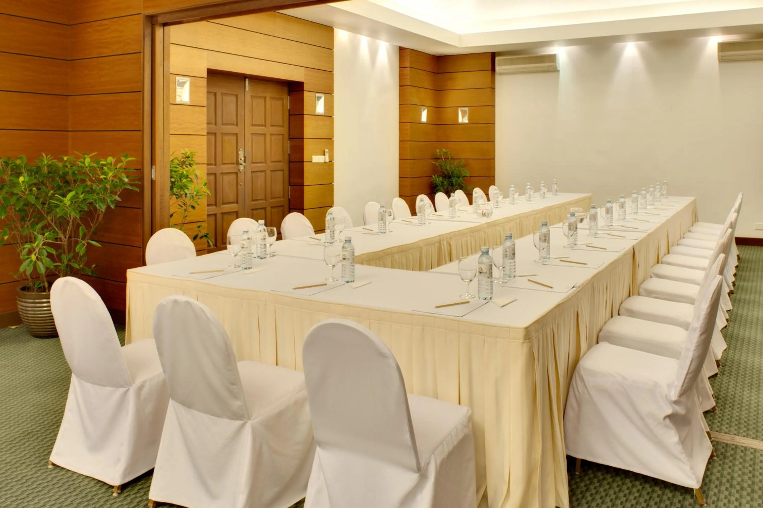 Restaurant/places to eat in Kurumba Maldives